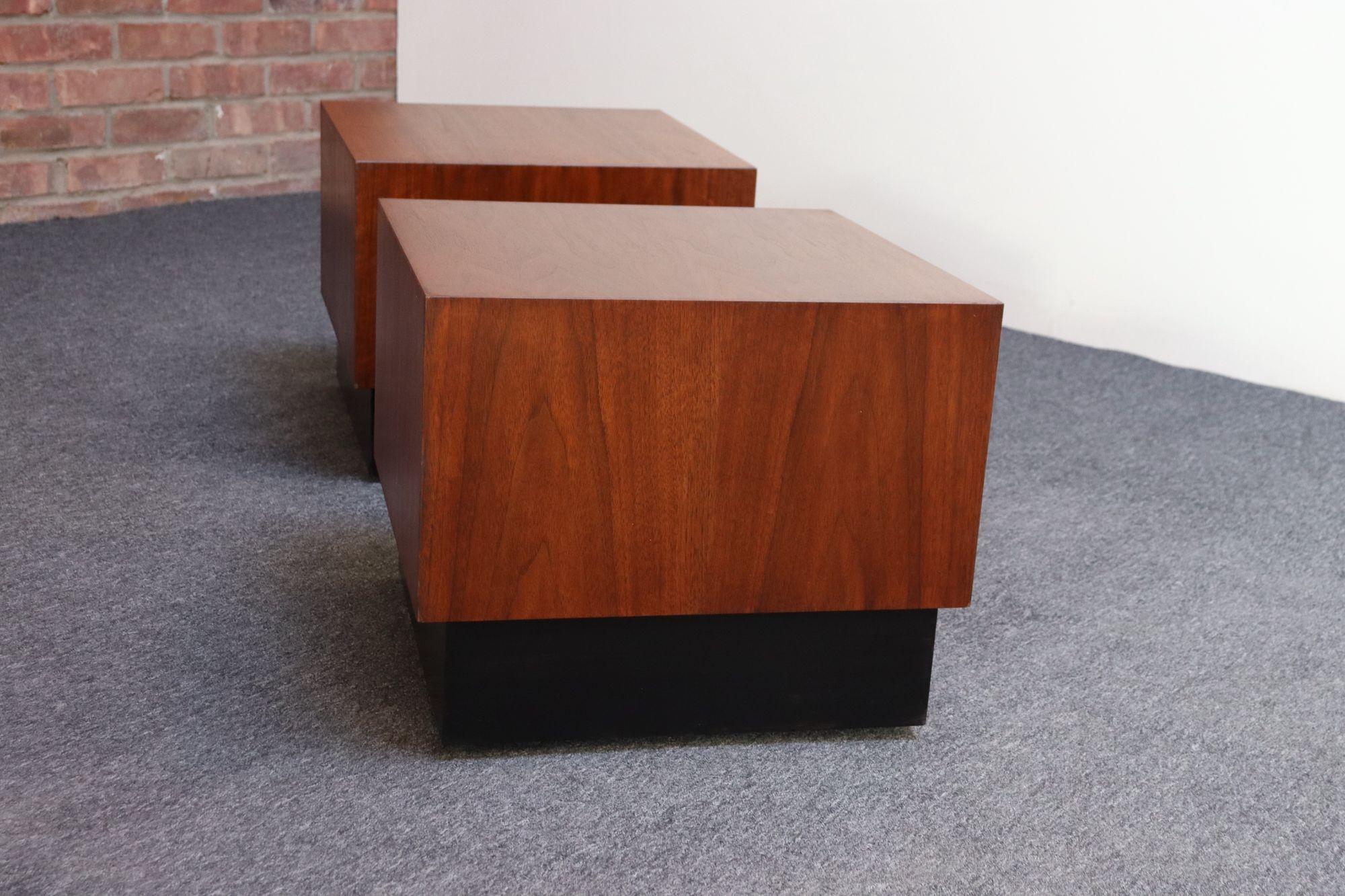 Pair of Midcentury Walnut Plinth Base Side Tables Attributed to Adrian Pearsall For Sale 1