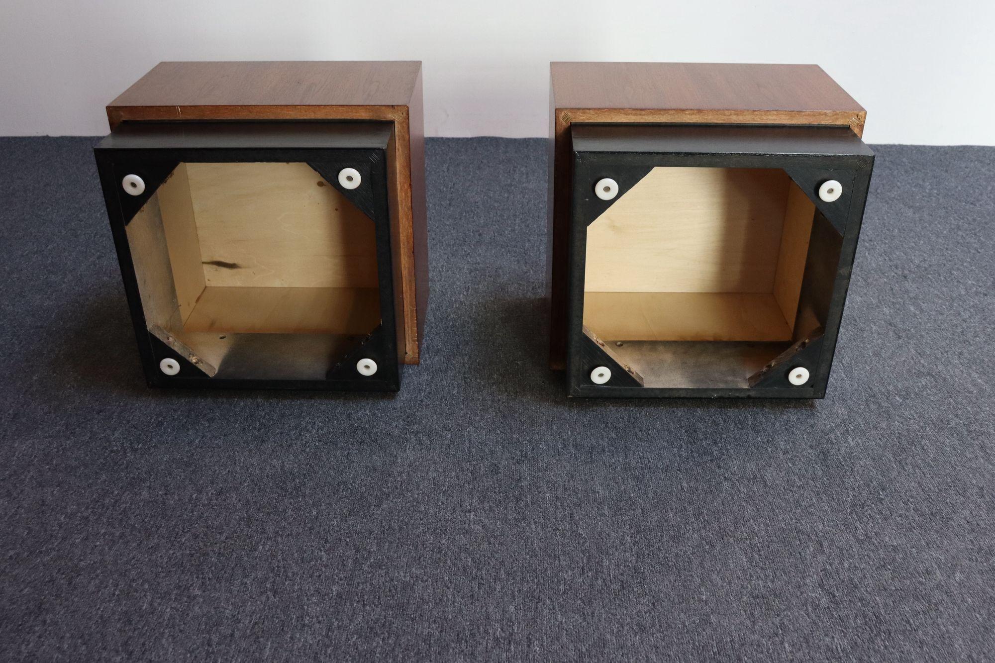 Pair of Midcentury Walnut Plinth Base Side Tables Attributed to Adrian Pearsall For Sale 5