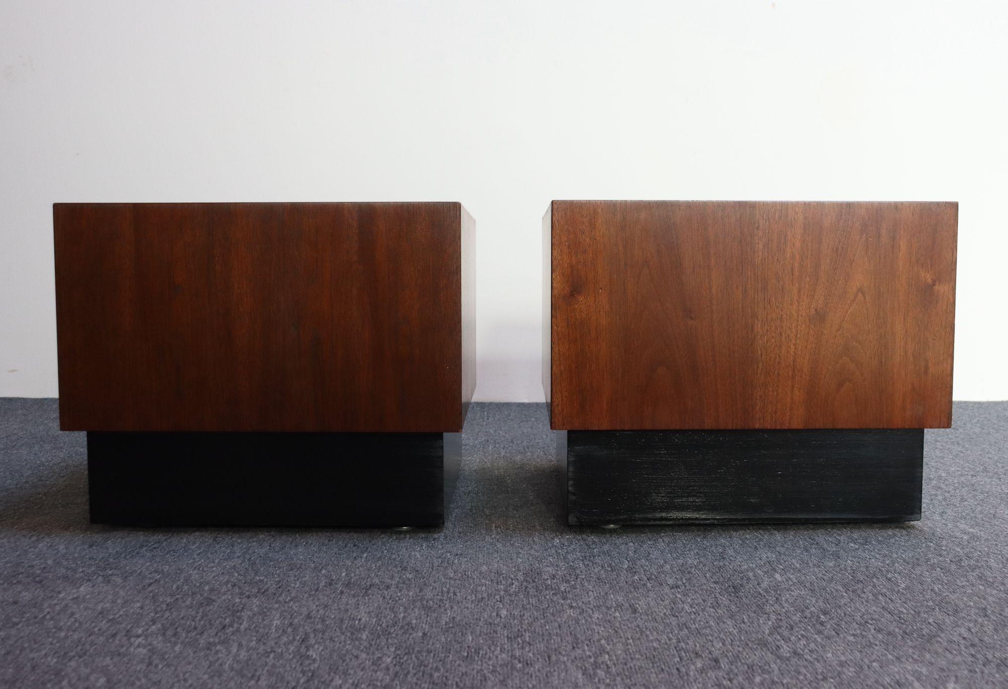 Pair of Midcentury Walnut Plinth Base Side Tables Attributed to Adrian Pearsall For Sale 9
