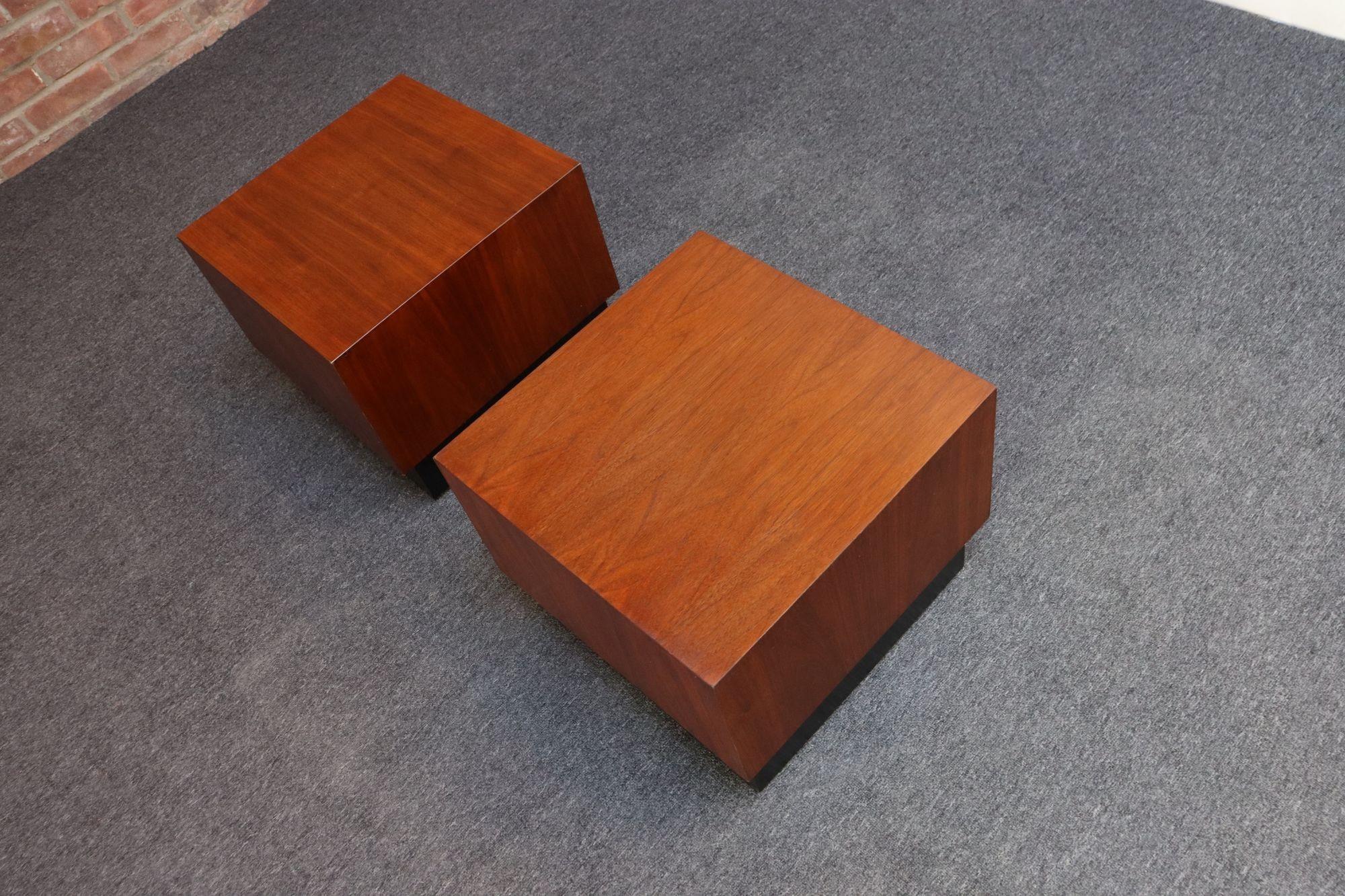 Mid-Century Modern Pair of Midcentury Walnut Plinth Base Side Tables Attributed to Adrian Pearsall For Sale