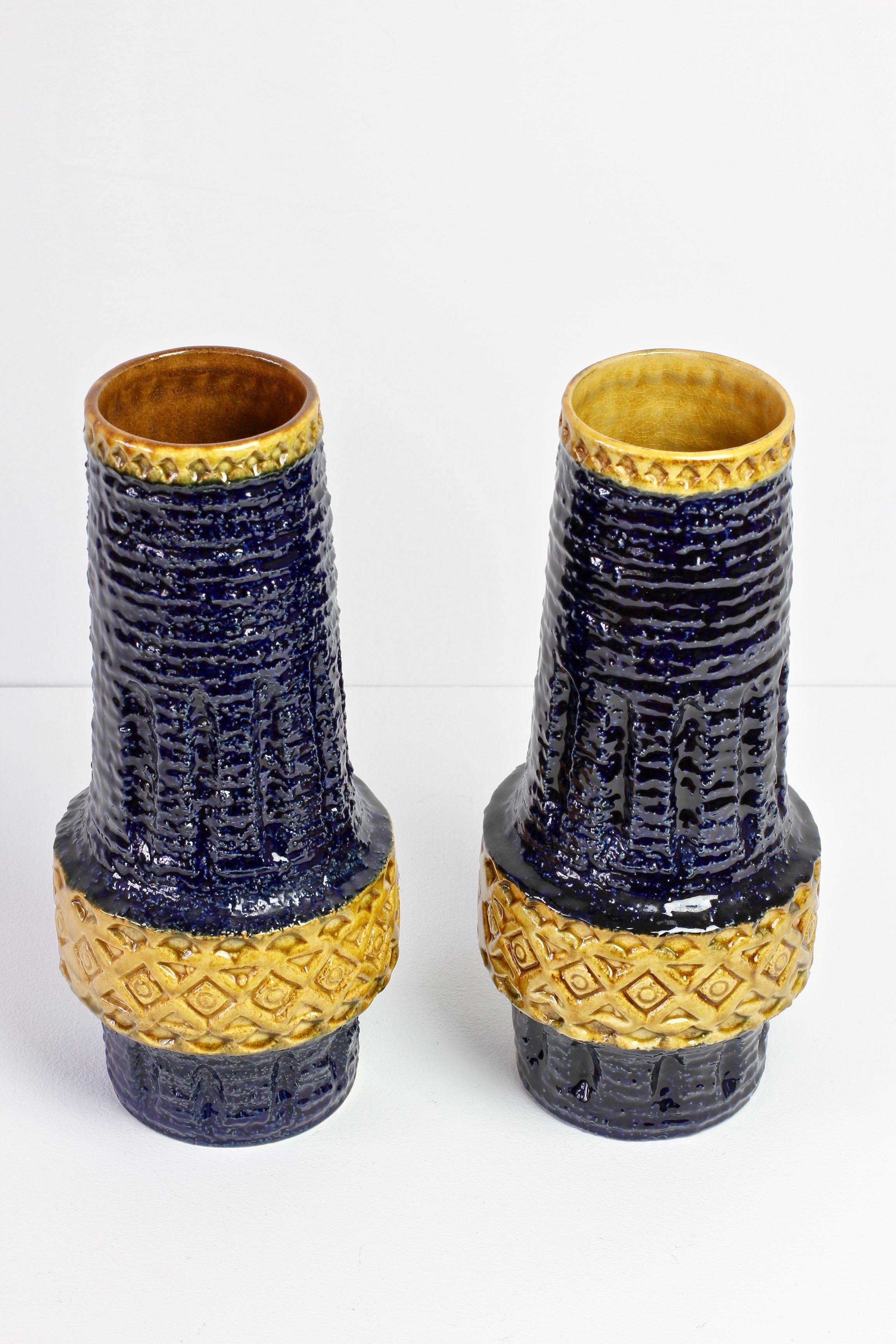 Pair of Mid-Century West German Bitossi Style Vases by Spara Pottery, circa 1970 In Good Condition In Landau an der Isar, Bayern