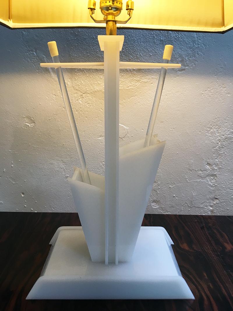 Pair of Midcentury White 1950s Lucite American Modernist Lamps Moss Lighting Co 6