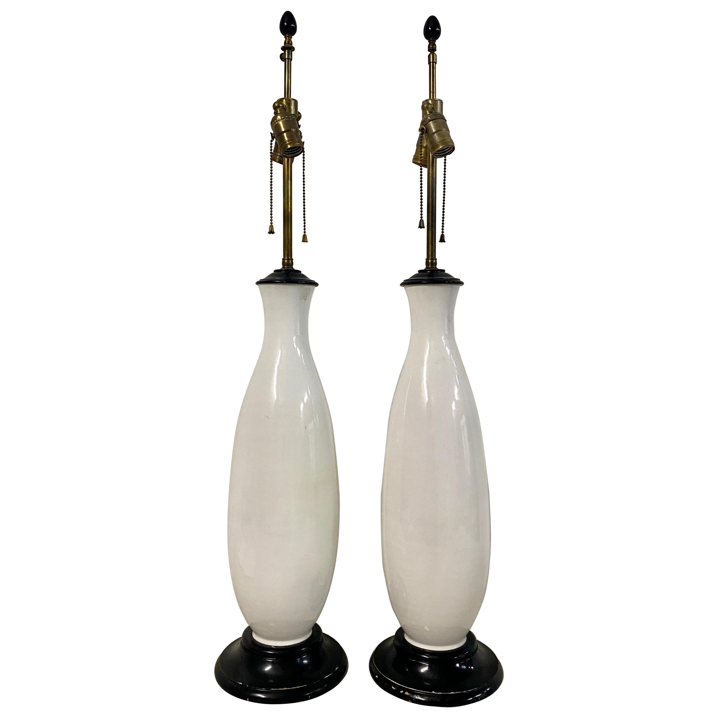 Coppia di lampade da tavolo in ceramica con smalto bianco del Medioevo, 1960 circa