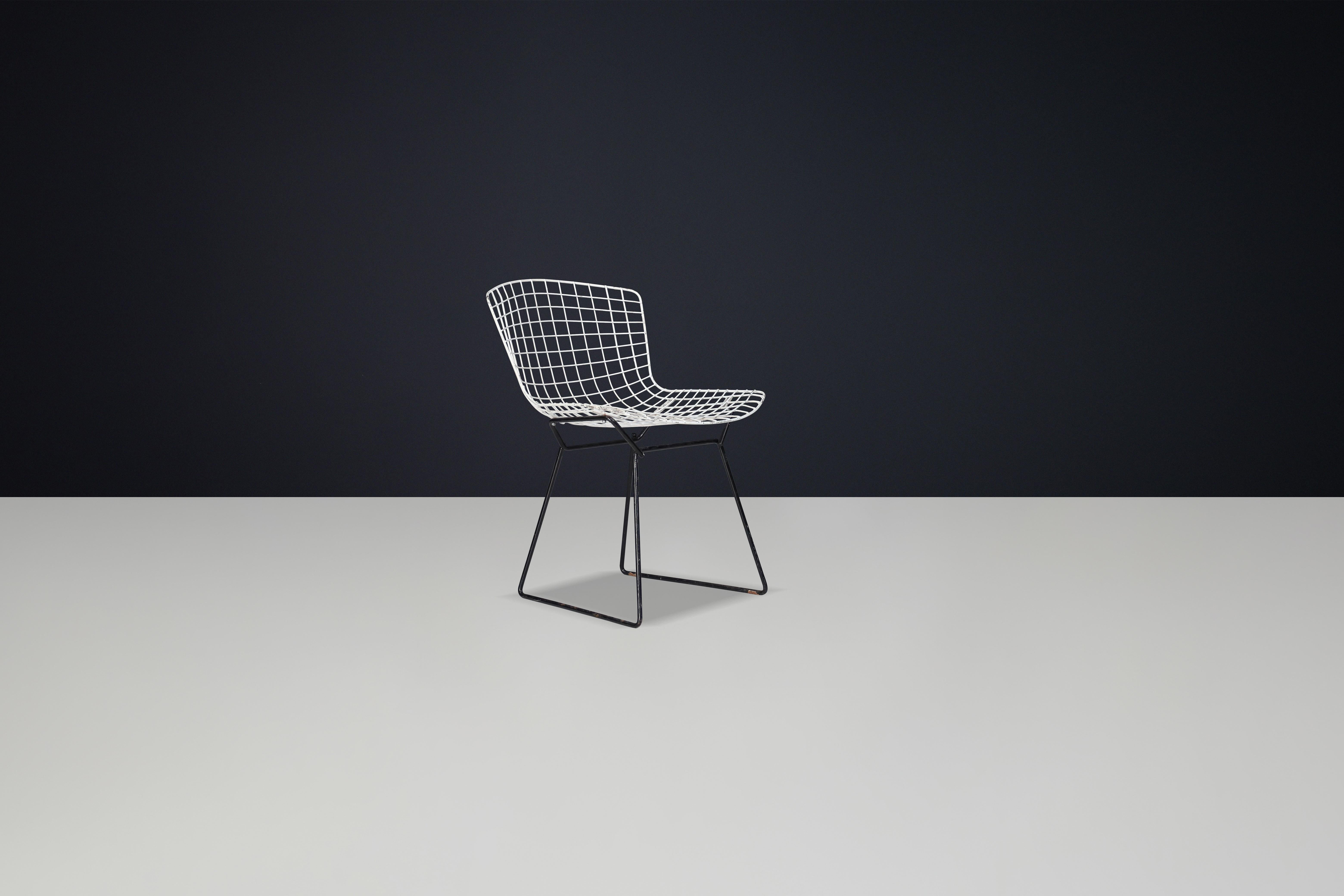Mid-Century Modern Pair of Two Mid-Century Knoll Bertoia Side Chairs, 1950s