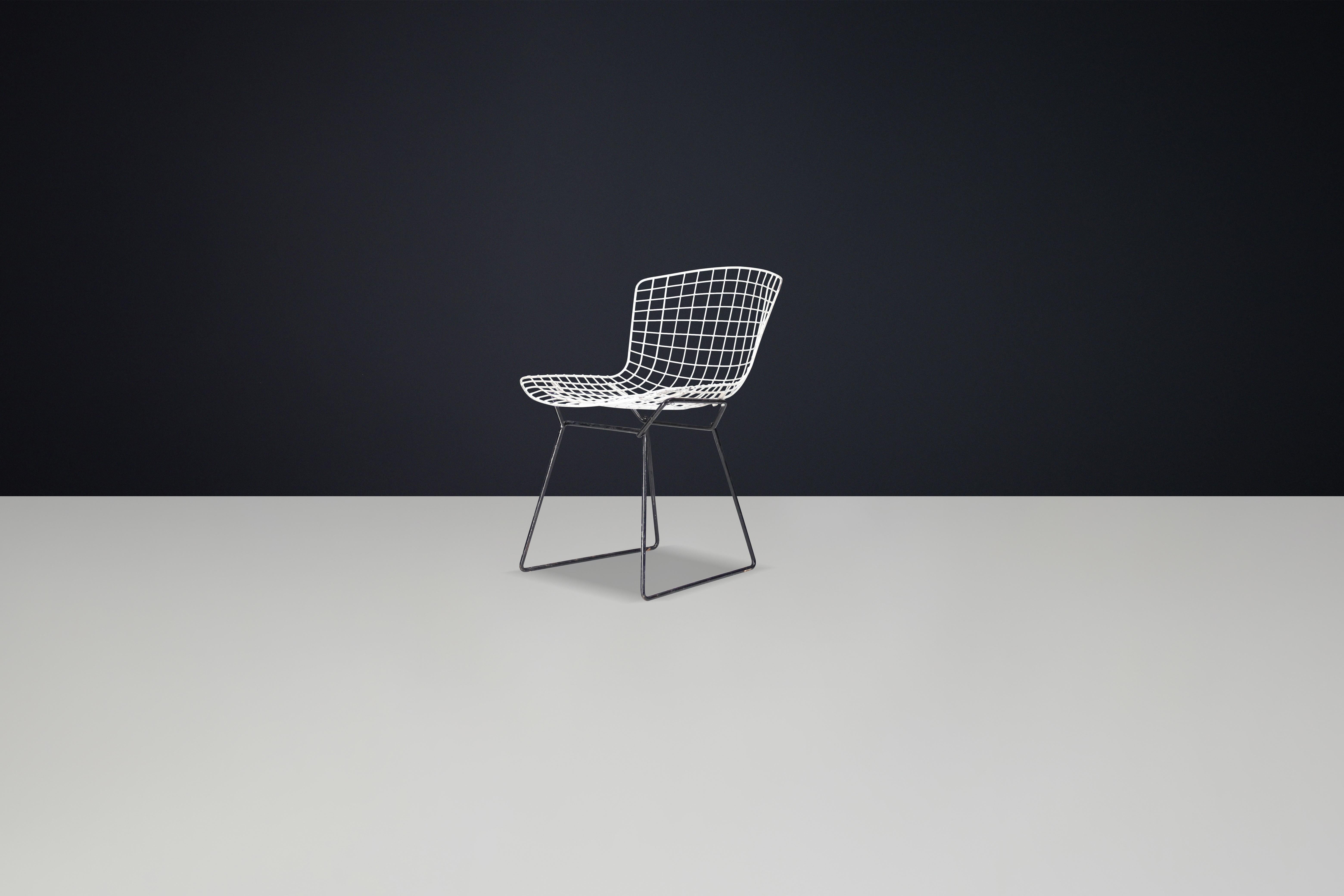 Mid-20th Century Pair of Two Mid-Century Knoll Bertoia Side Chairs, 1950s
