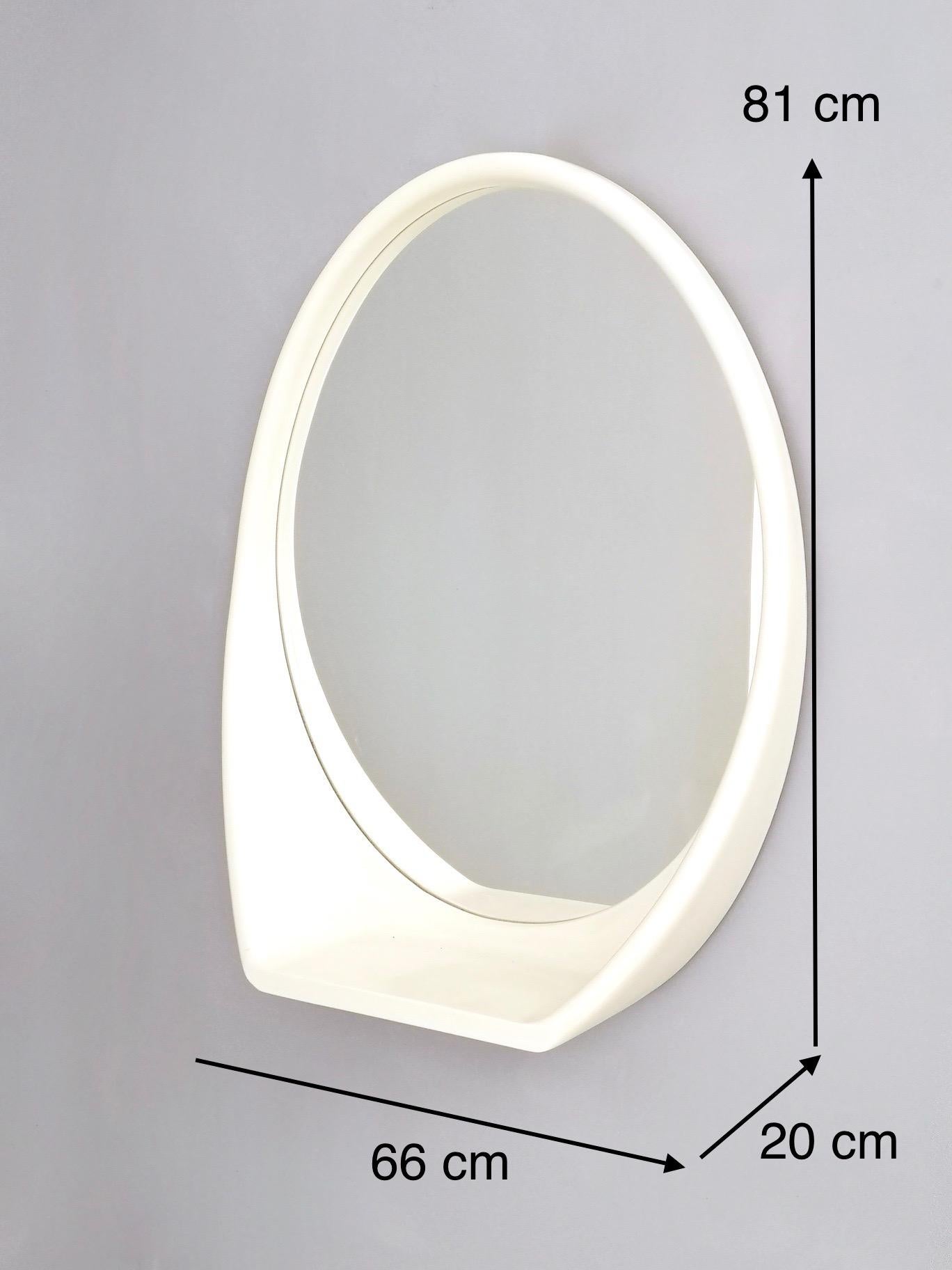 Pair of Postmodern White Lacquered Resin Wall Mirrors with Shelf, Italy 4