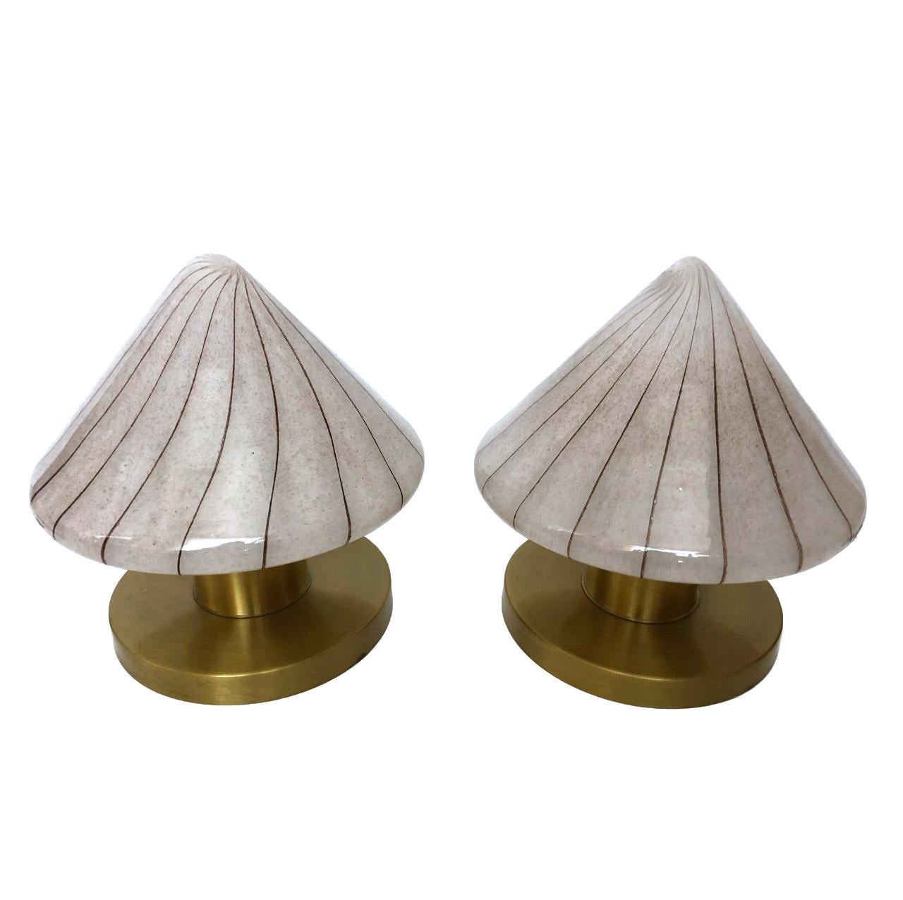 Pair of Midcentury White Murano Glass and Golden Brass Italian Table Lamps 1970s In Good Condition In Badajoz, Badajoz