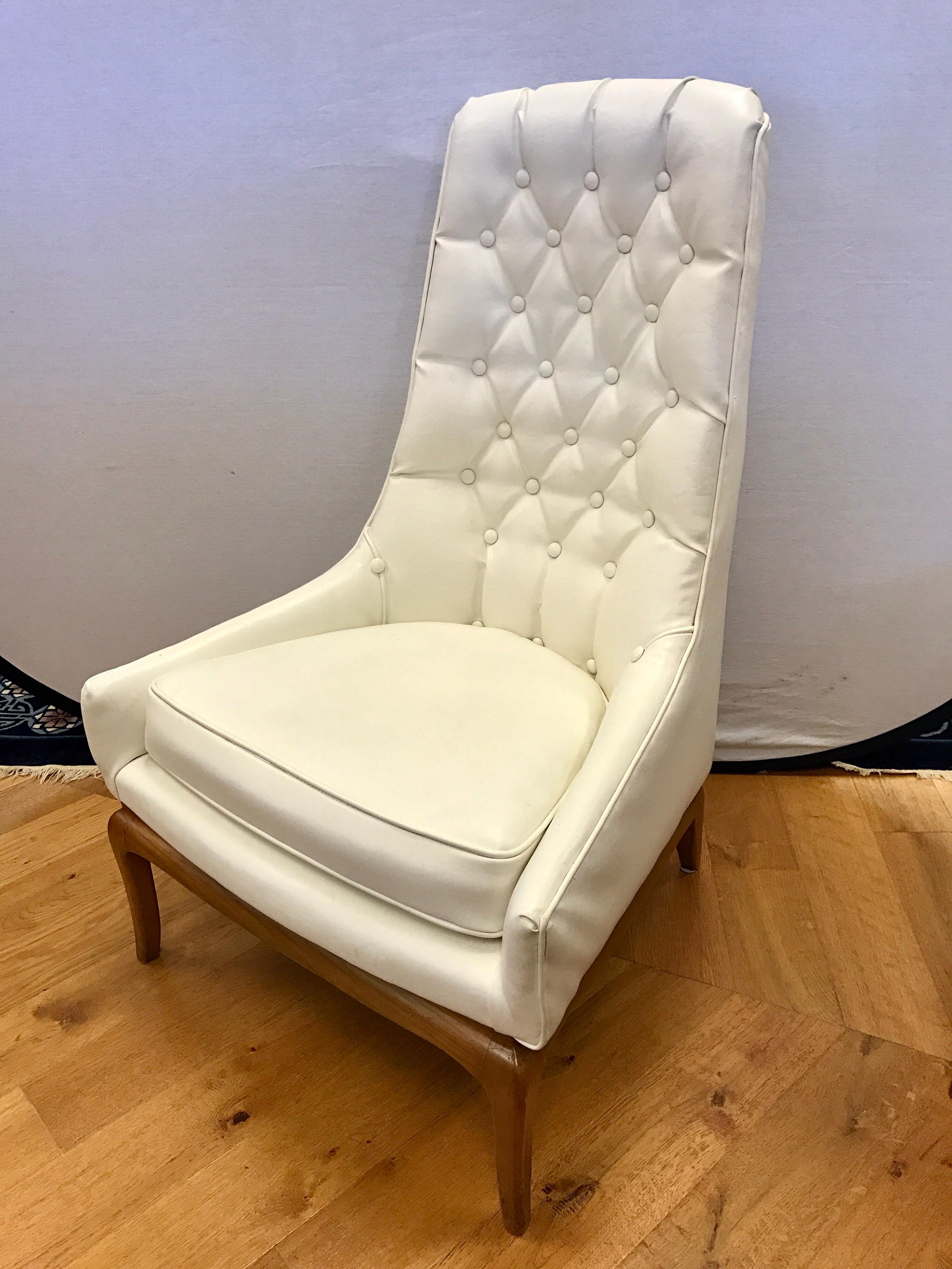 Pair of Midcentury Widdicomb Robsjohn-Gibbings Quilted White Tufted Tall Chairs In Good Condition In West Hartford, CT