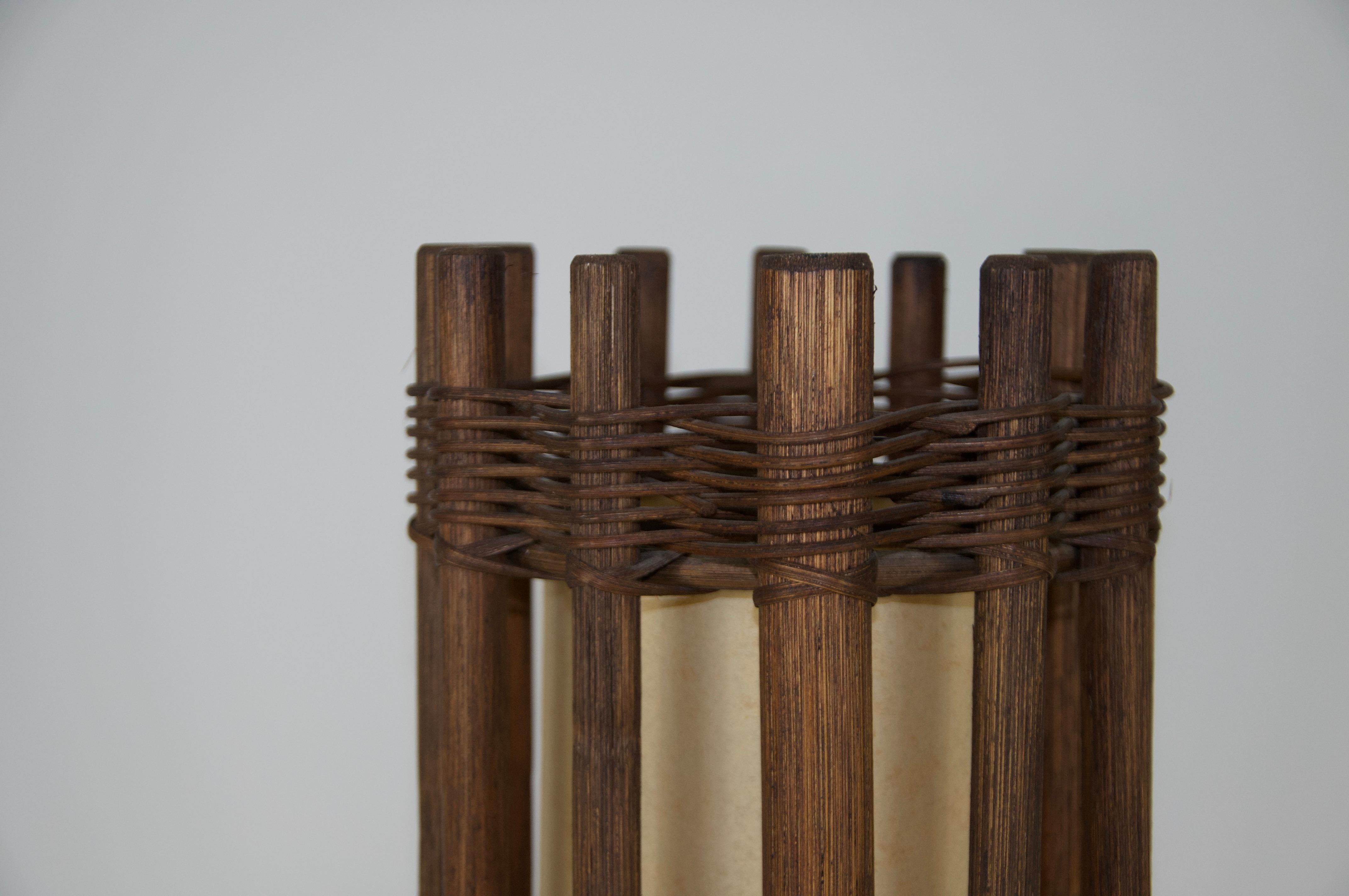 Paire de lampes de table en bois du milieu du siècle dans le style de The, vers 1970 en vente 3
