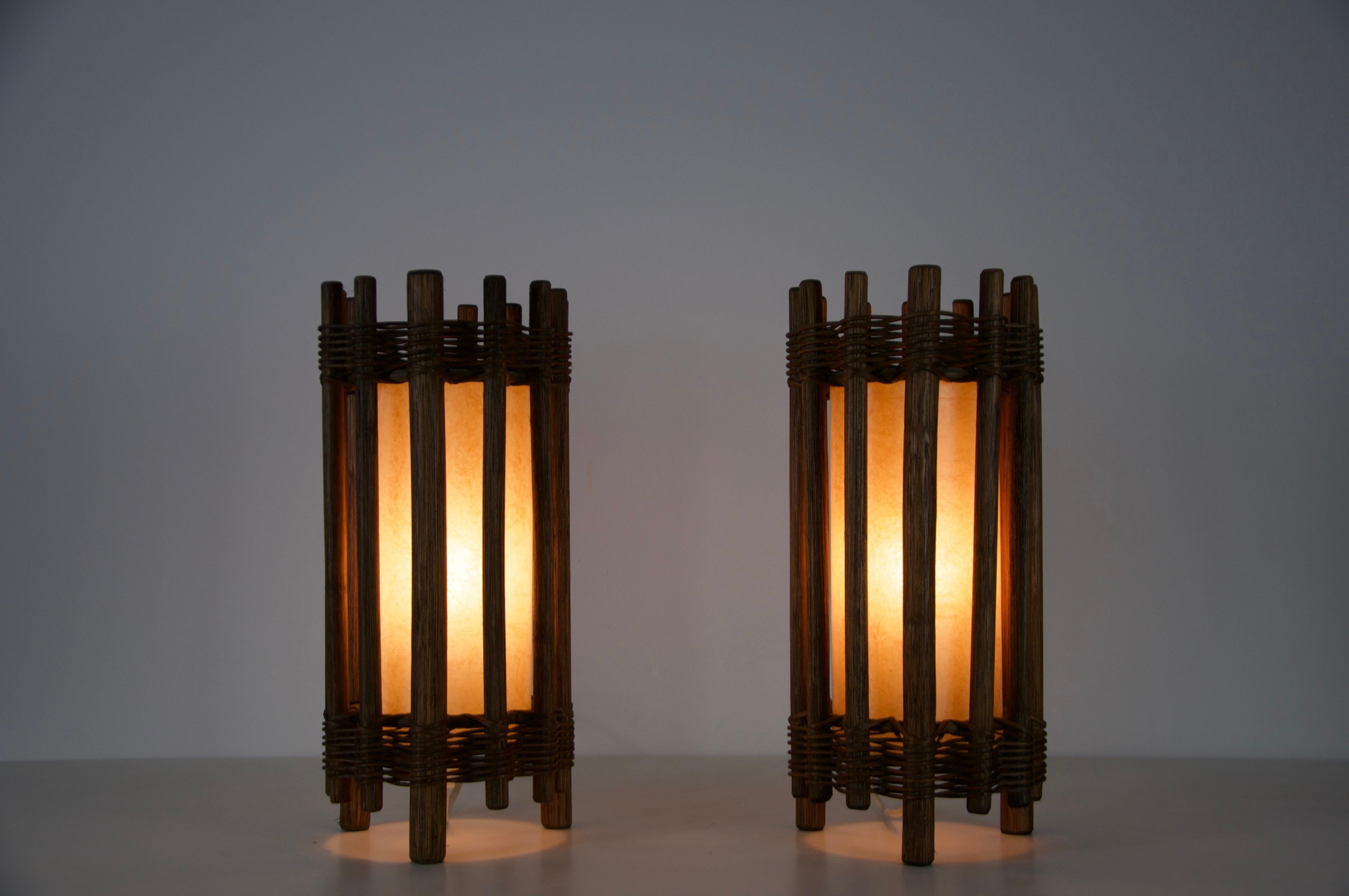 Paire de lampes de table en bois du milieu du siècle dans le style de The, vers 1970 en vente 4
