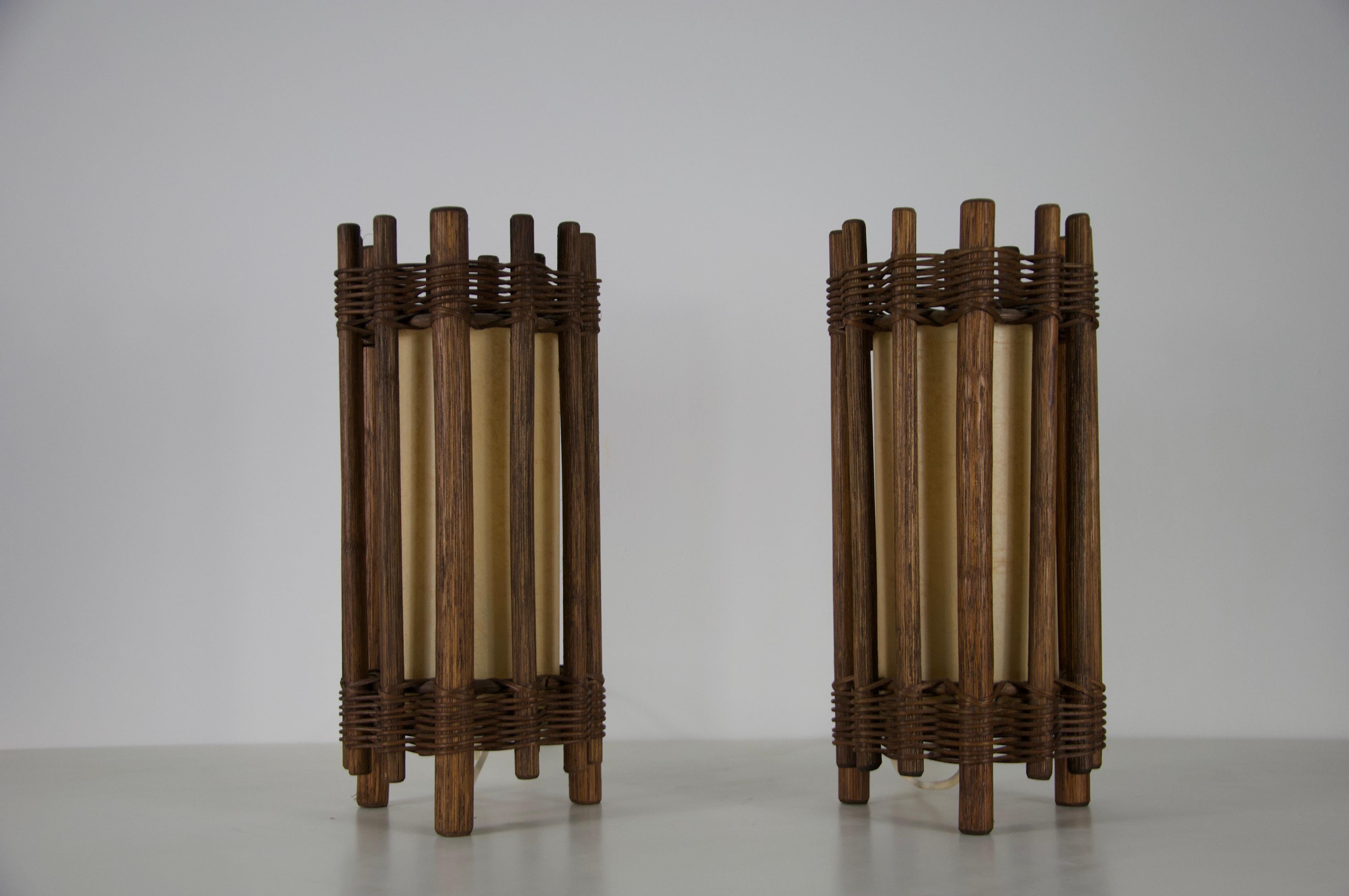 Bambou Paire de lampes de table en bois du milieu du siècle dans le style de The, vers 1970 en vente