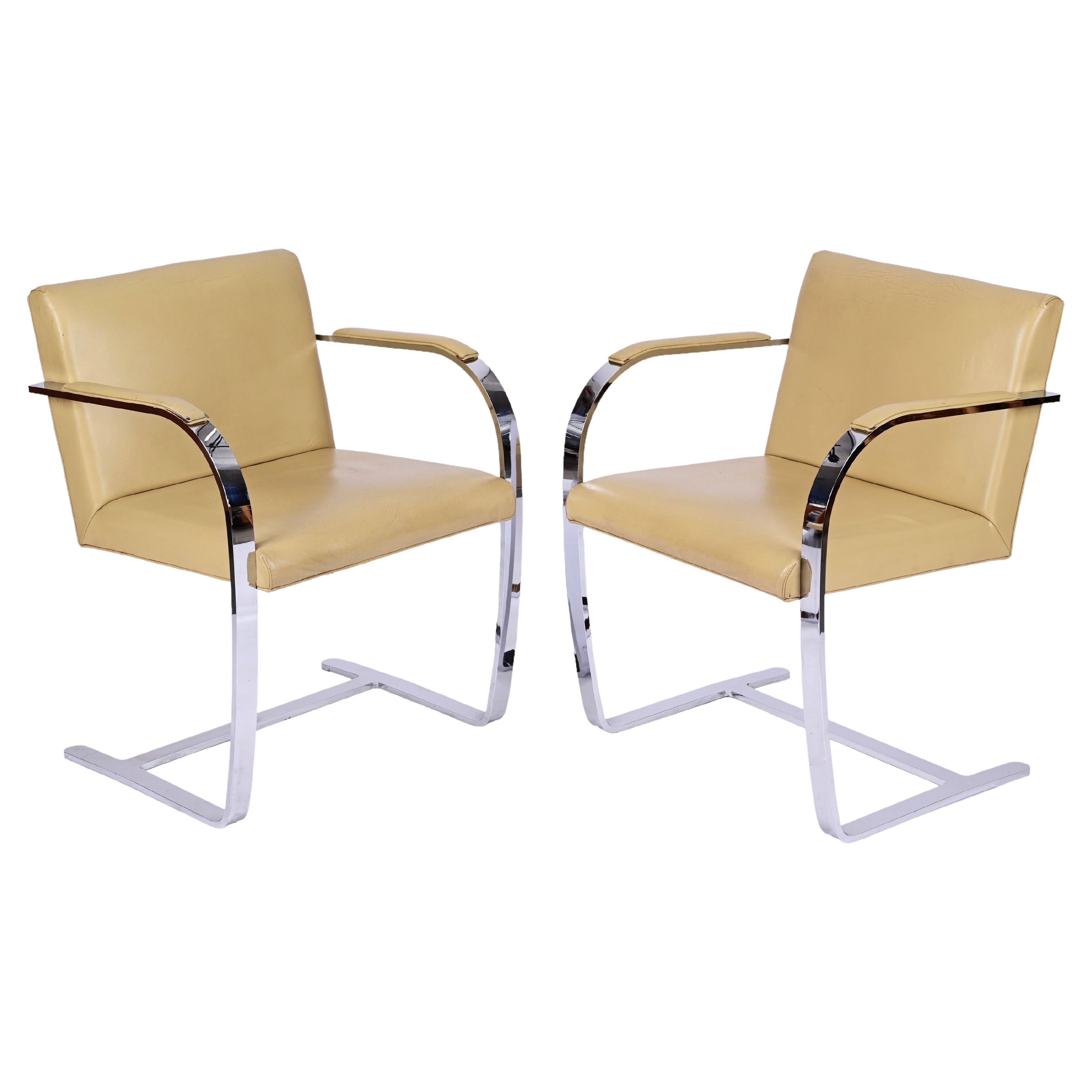 Pair of Midcentury Mies Van Der Rohe Brno "Flat Bar 255" Leather Chairs, 1970s For Sale