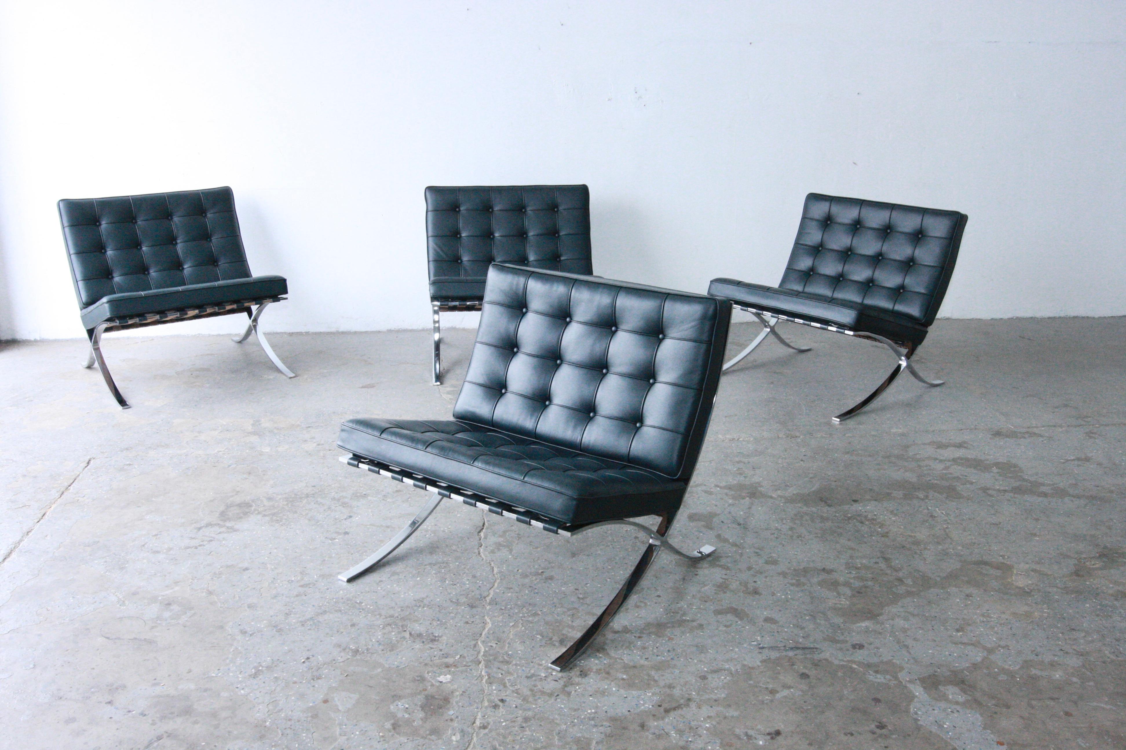 Pair of Mies van der Rohe for Knoll Barcelona Chairs   7