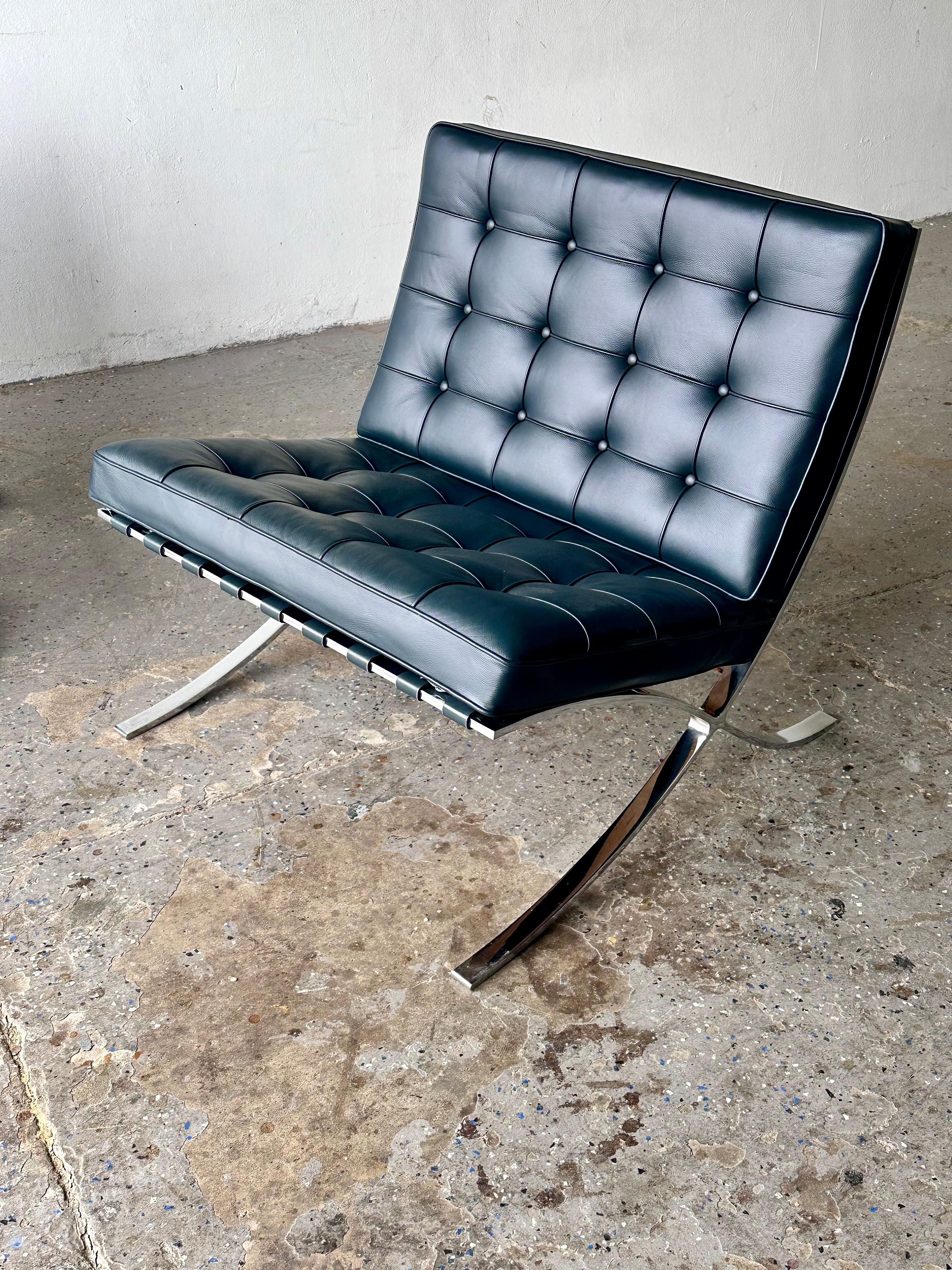 Pair of Mies van der Rohe for Knoll Barcelona Chairs   In Good Condition In Las Vegas, NV