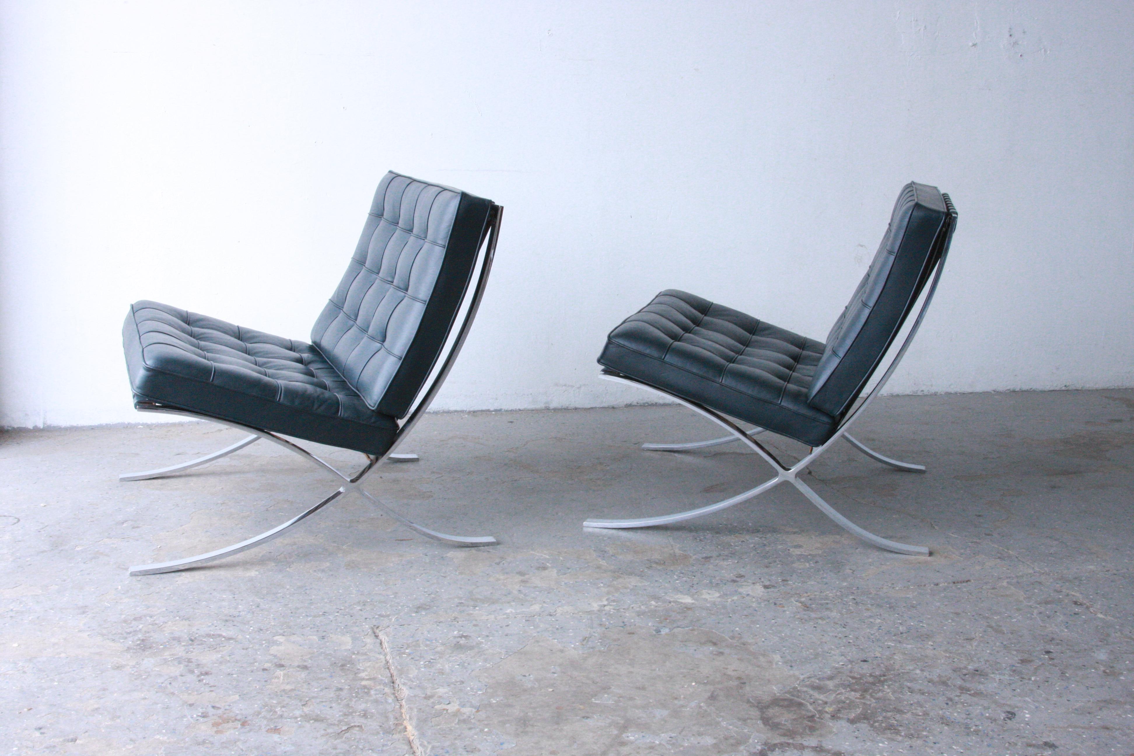 Pair of Mies van der Rohe for Knoll Barcelona Chairs   2