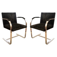 Coppia di sedie Mies Van Der Rohe per Knoll Brno Flat Bar in cromo e velluto nero