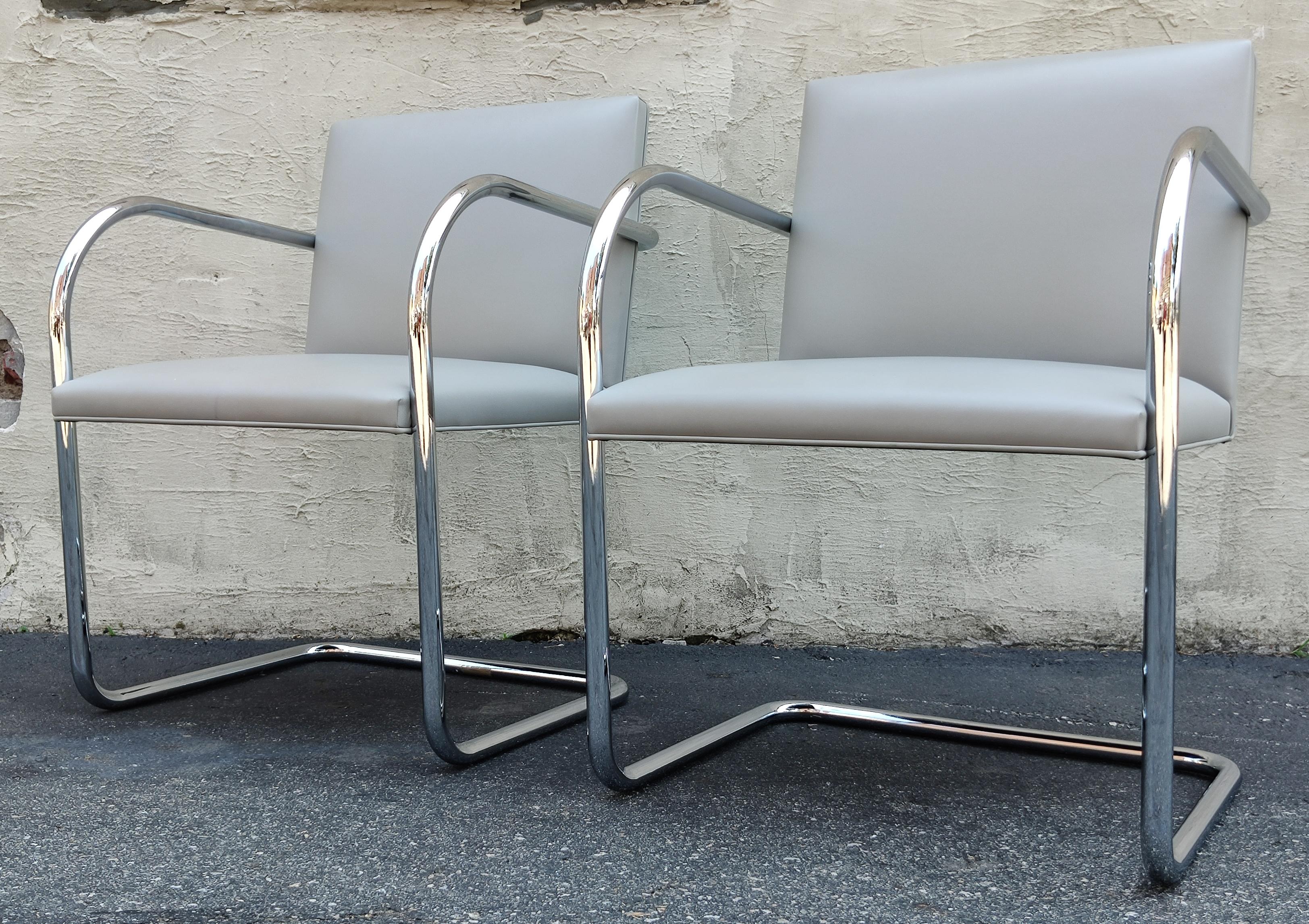 Mid-Century Modern Pair of Mies Van Der Rohe for Knoll International Brno Chairs Steel & Leather For Sale