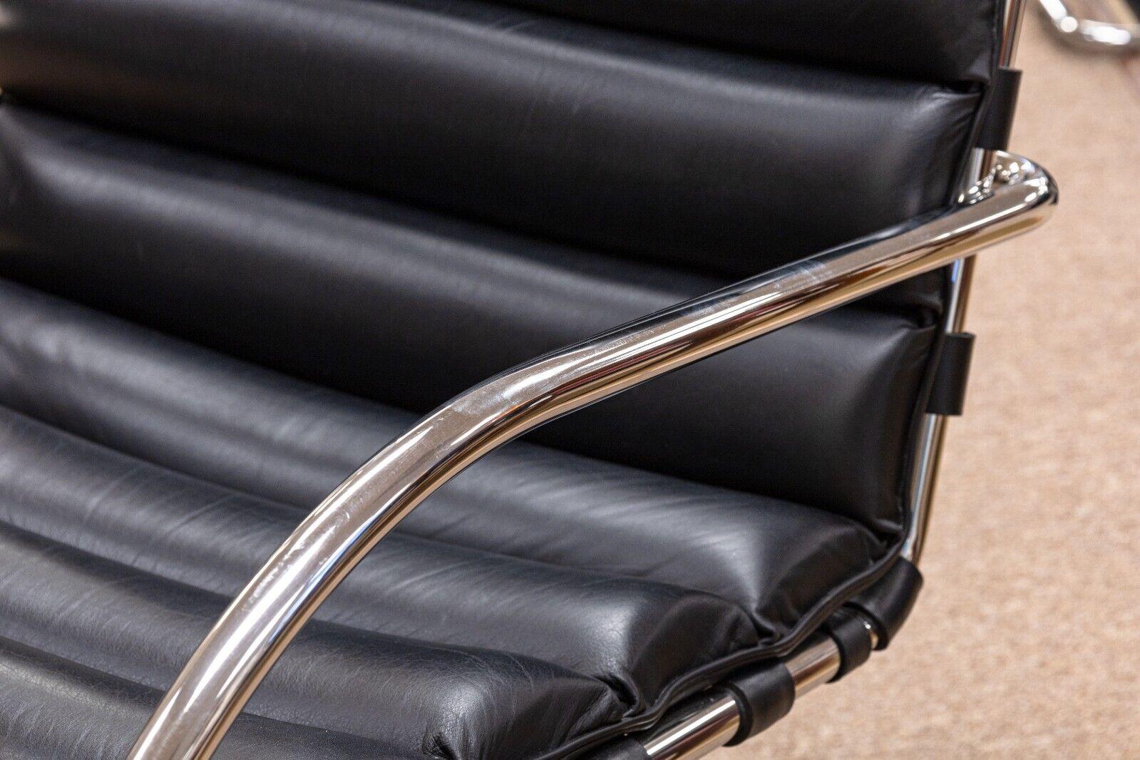 Pair of Mies Van der Rohe Mid Century Modern Black Leather MR Lounge Chairs 1