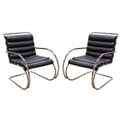 Mies Van der Rohe: MR-Loungesessel aus schwarzem Leder, Mid-Century Modern, Paar