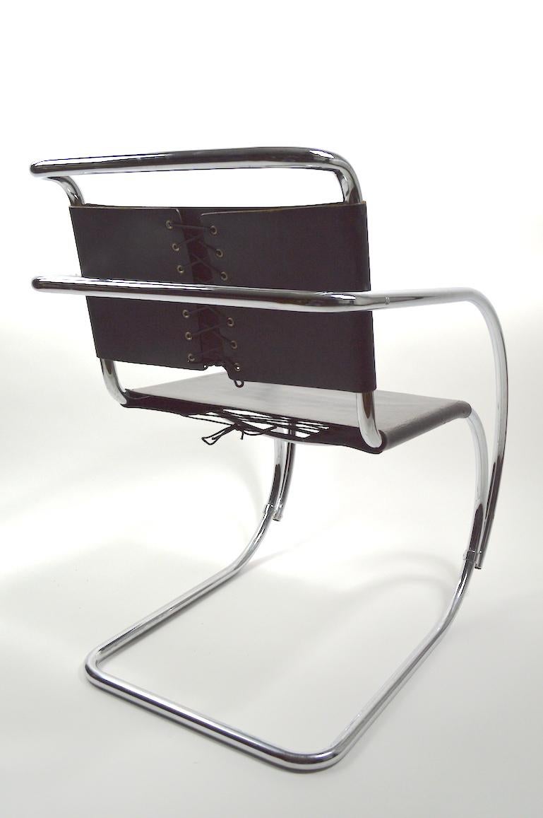 Pair of Mies van der Rohe MR Lounge Chairs Black Leather and Chrome In Good Condition In New York, NY