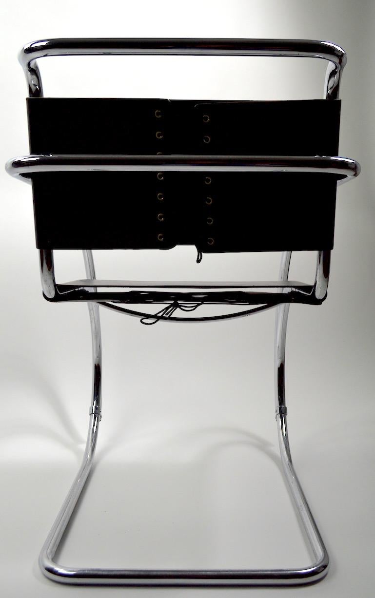 20th Century Pair of Mies van der Rohe MR Lounge Chairs Black Leather and Chrome