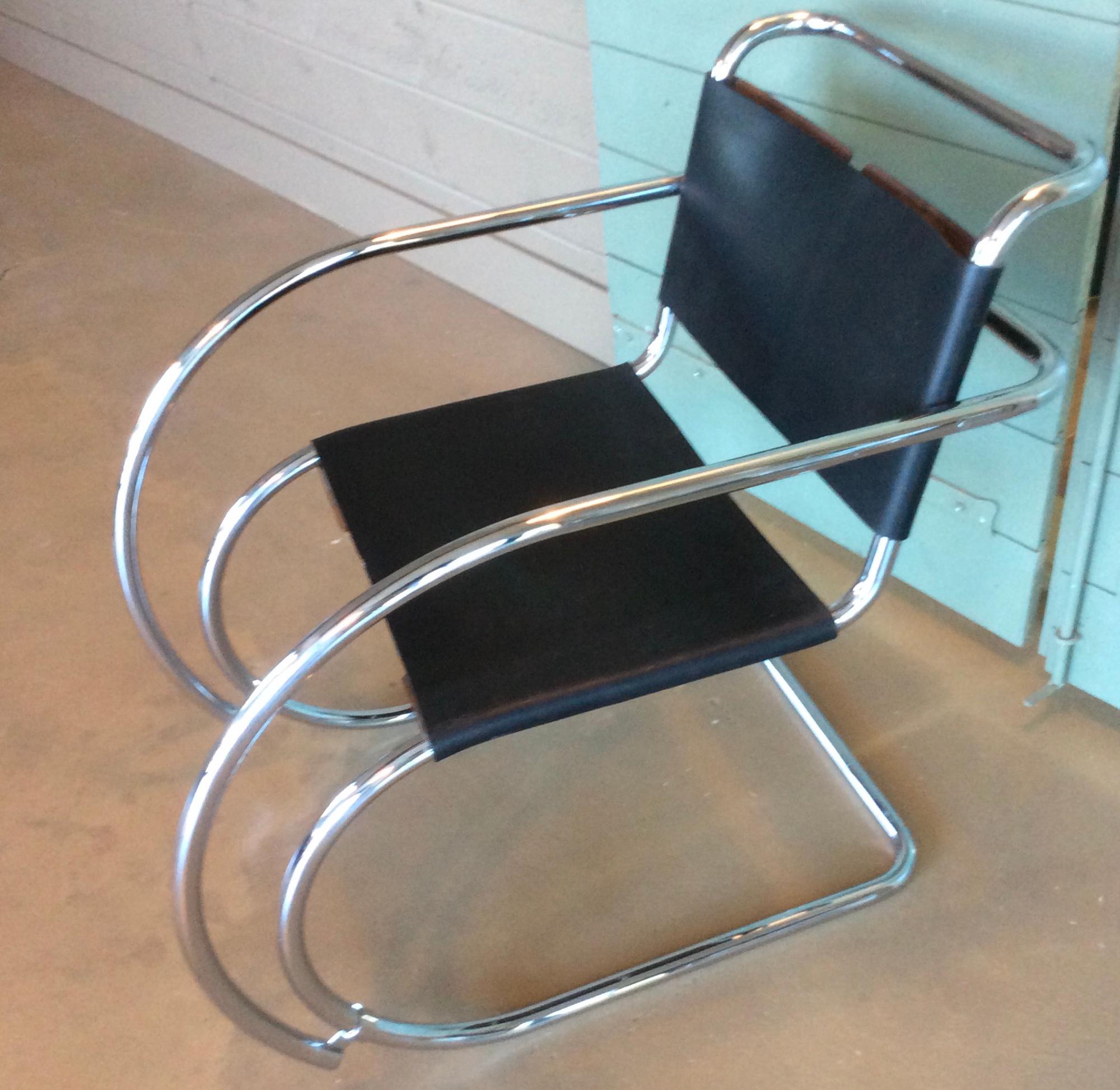 Ludwig Mies van der Rohe black leather and chrome tubular steel MR 20 armchairs, produced by Stendig, circa 1960s-1970s.
