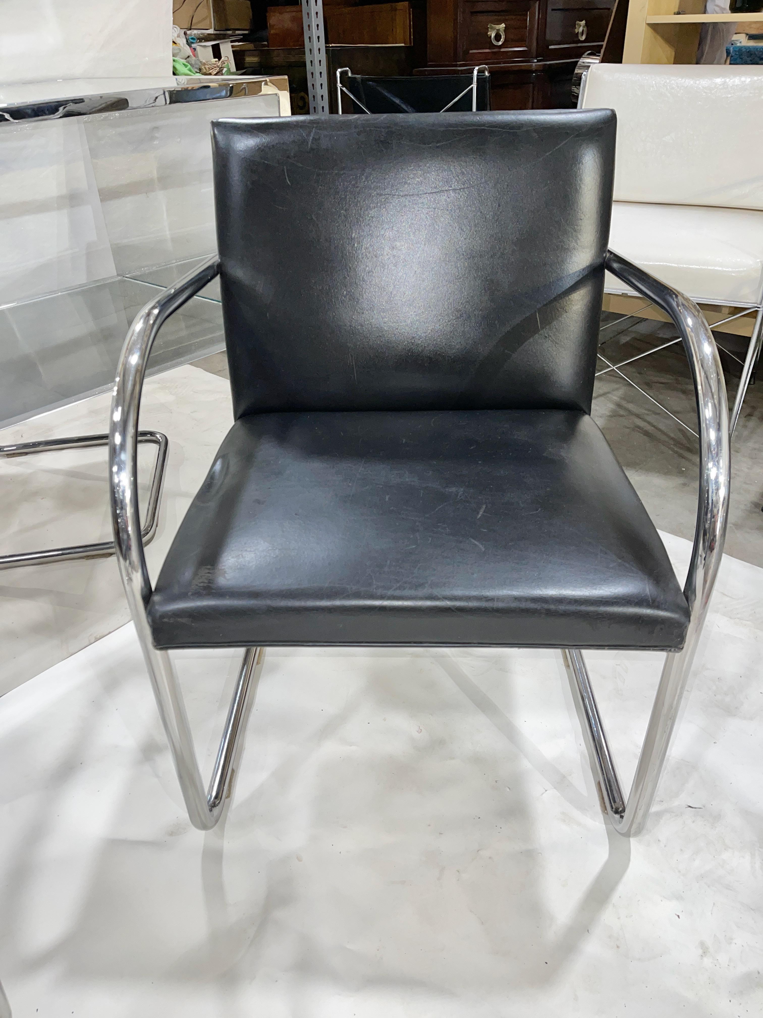 Pareja de sillas Mies van der Rohe Tubular Chrome Brno de Knoll en venta 7