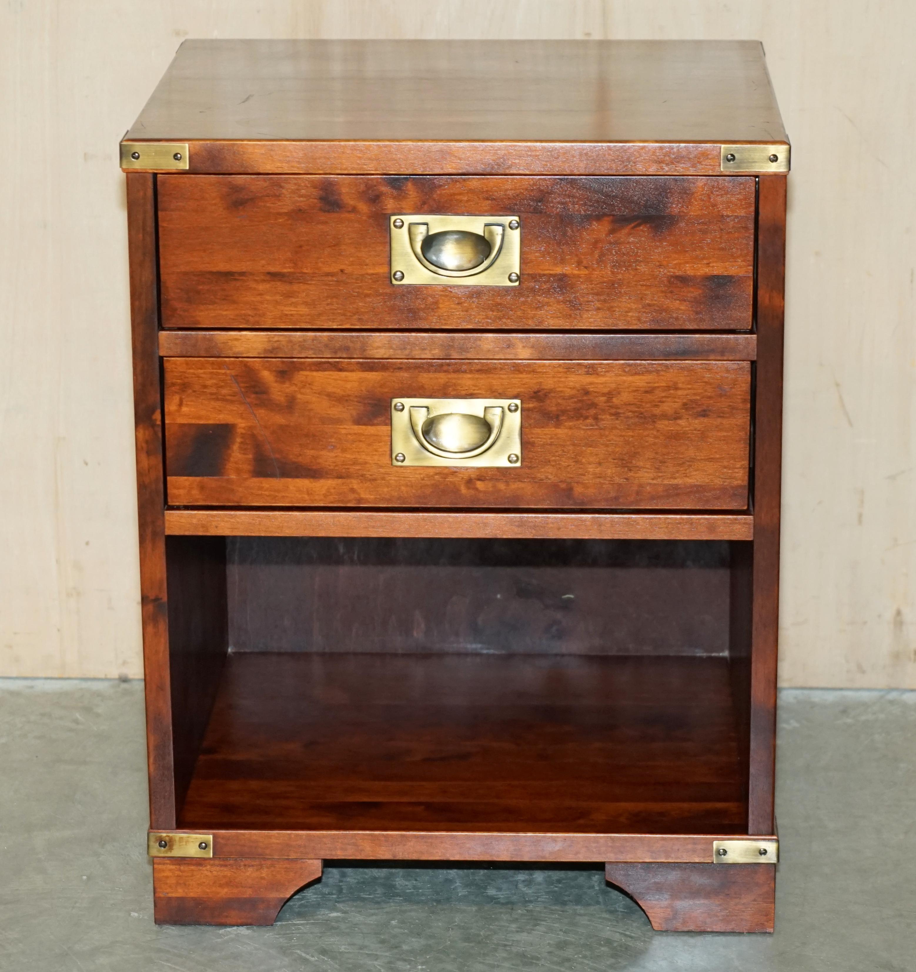 English PAiR OF MILIARY CAMPAIGN SIDE END LAMP WINE BEDSIDE TABLE CHESTS WITH DRAWERS For Sale