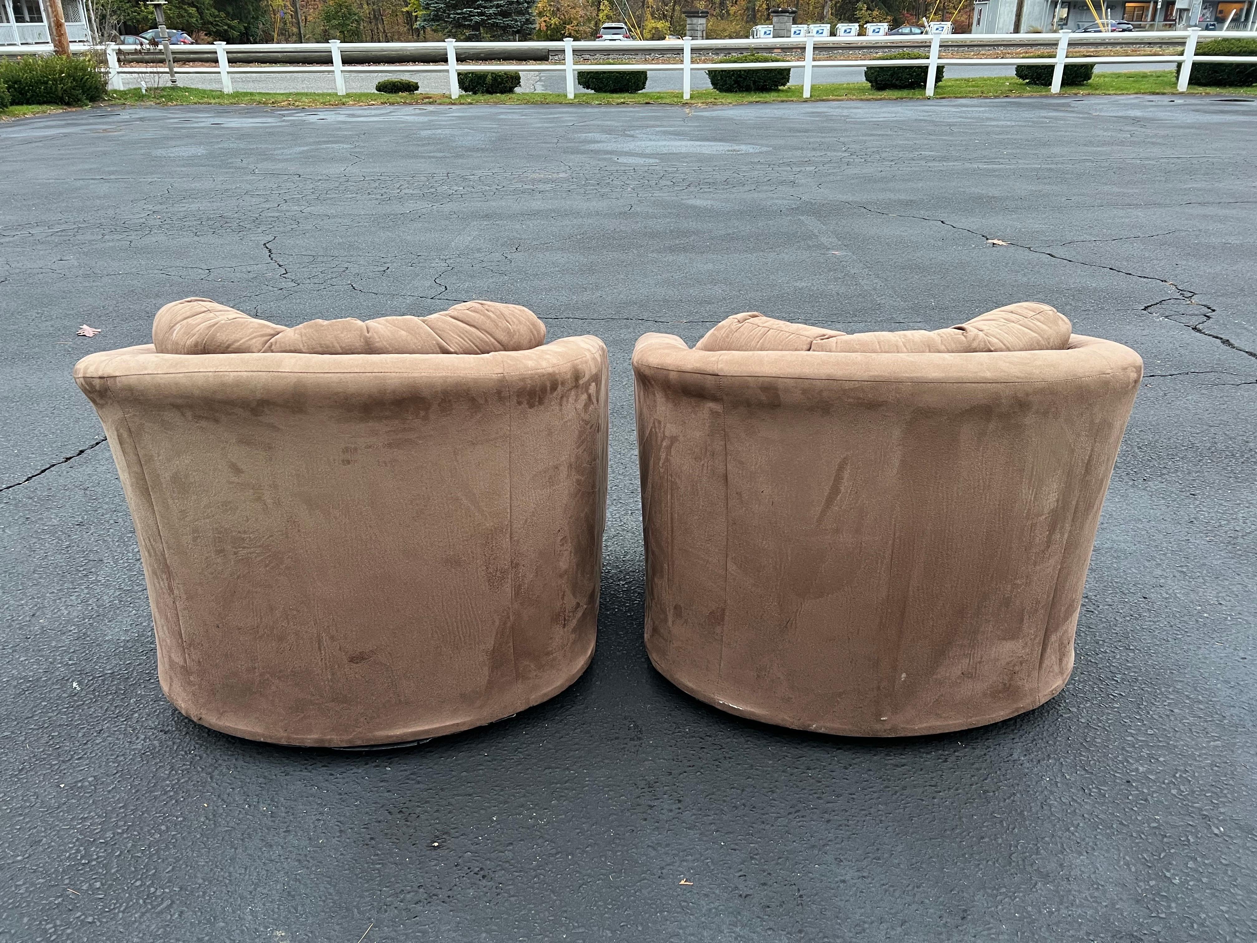 Pair of Mid Century Swivel Club Chairs For Sale 7