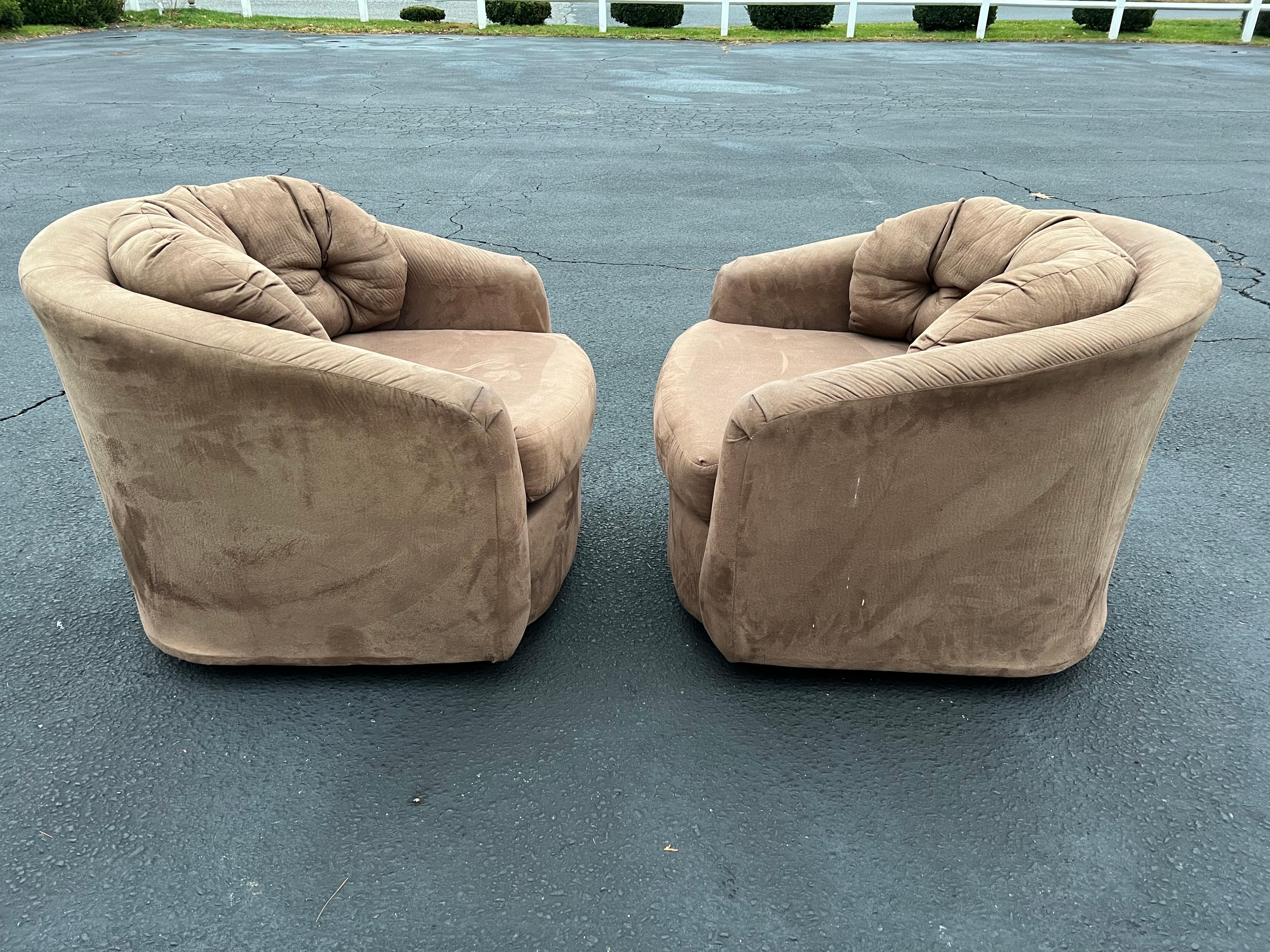 Pair of Mid Century Swivel Club Chairs For Sale 2