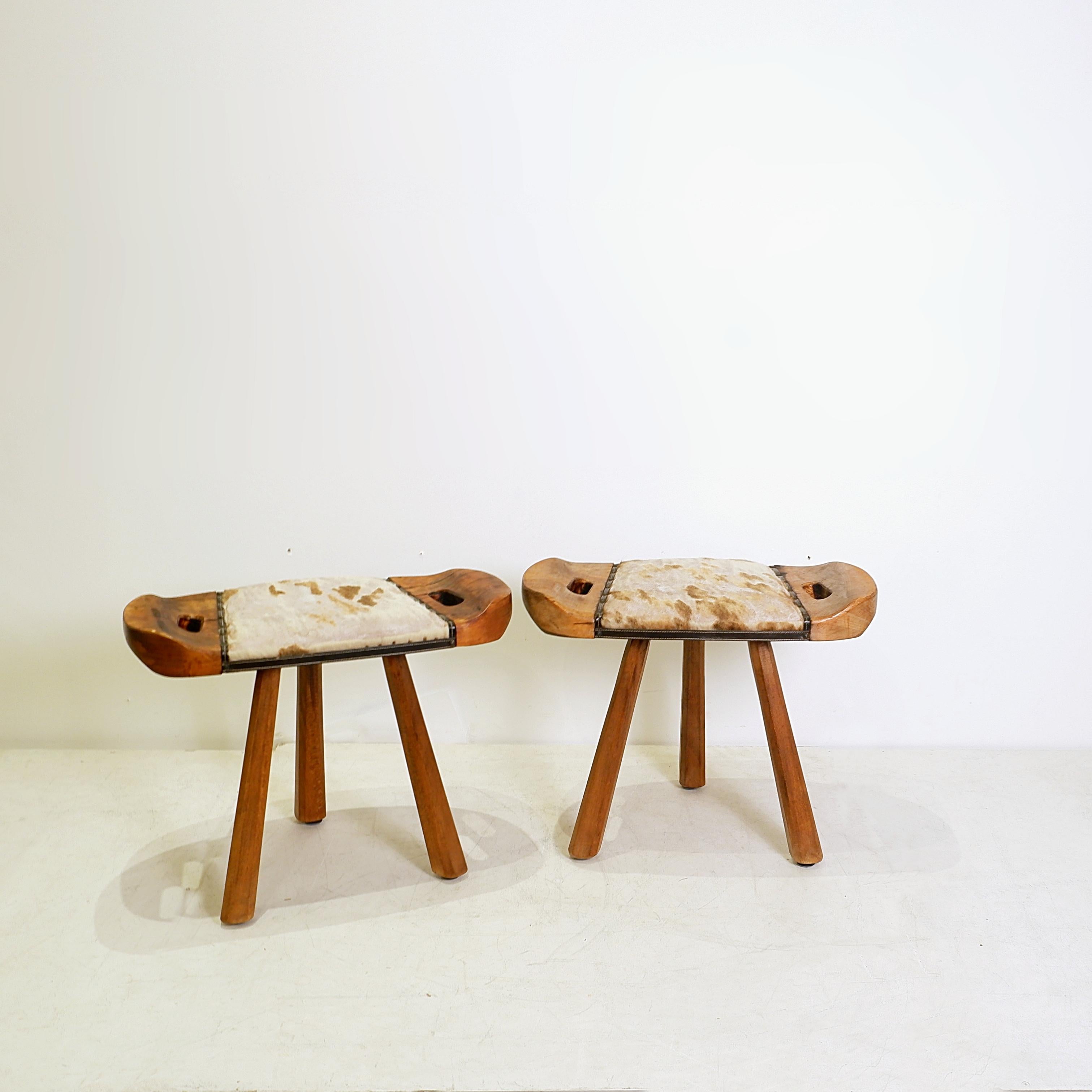 Paire de tabourets de traite - années 1960
Dimensions   D :  27 cm (10.63