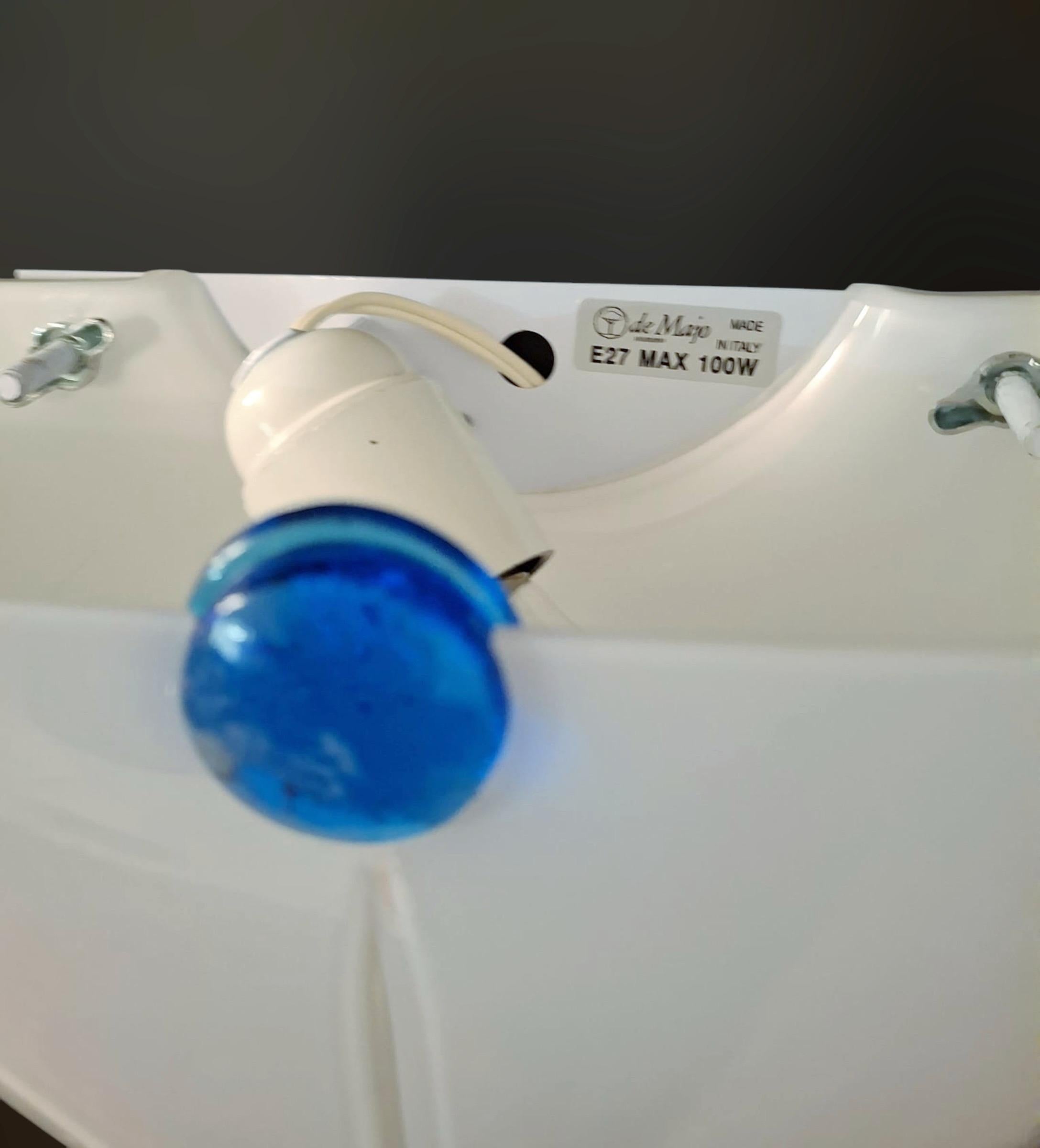 20ième siècle Paire d'appliques blanc laiteux par De Majo en vente