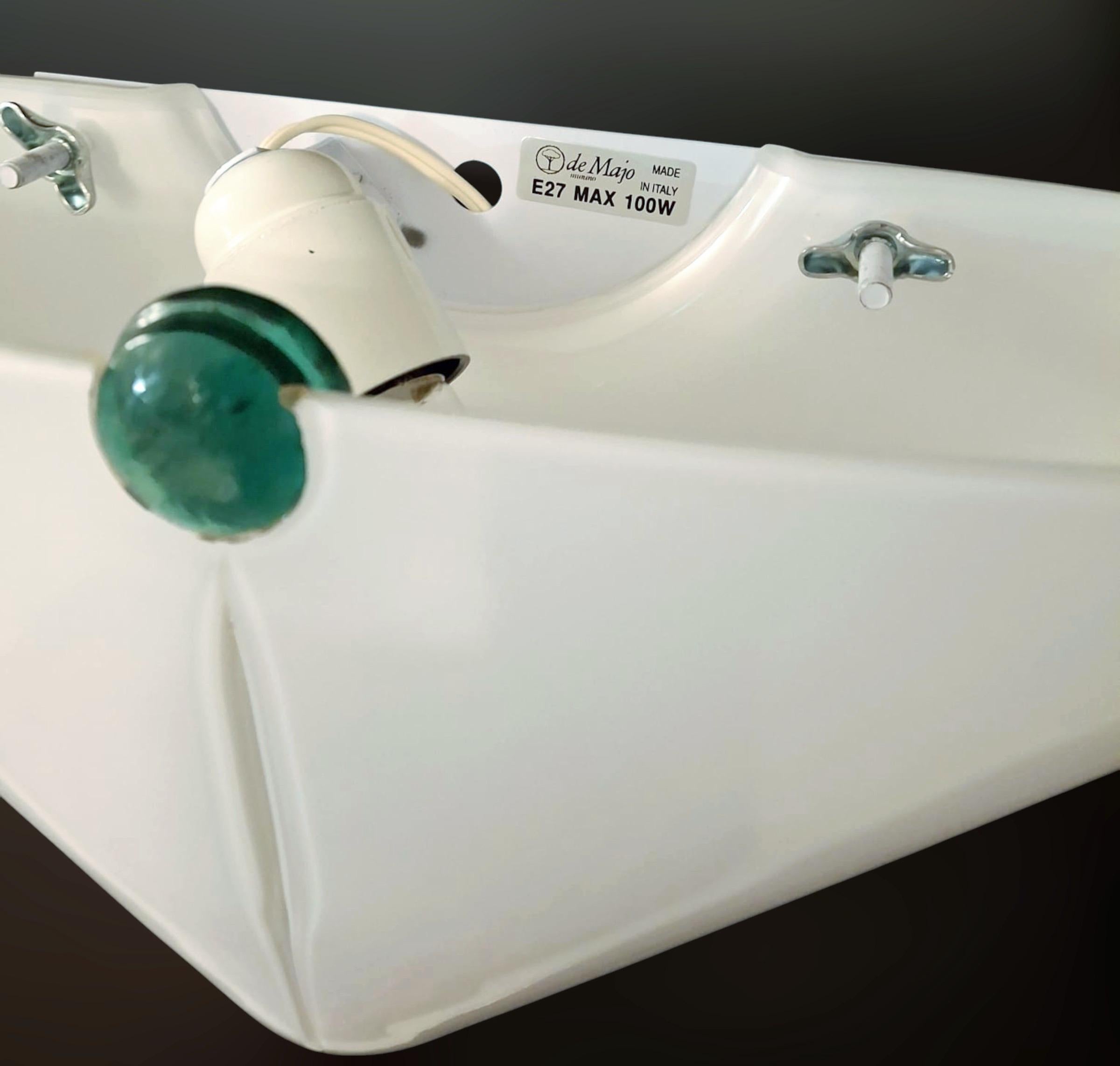 Vetro di Murano Coppia di applique bianco latte di De Majo in vendita
