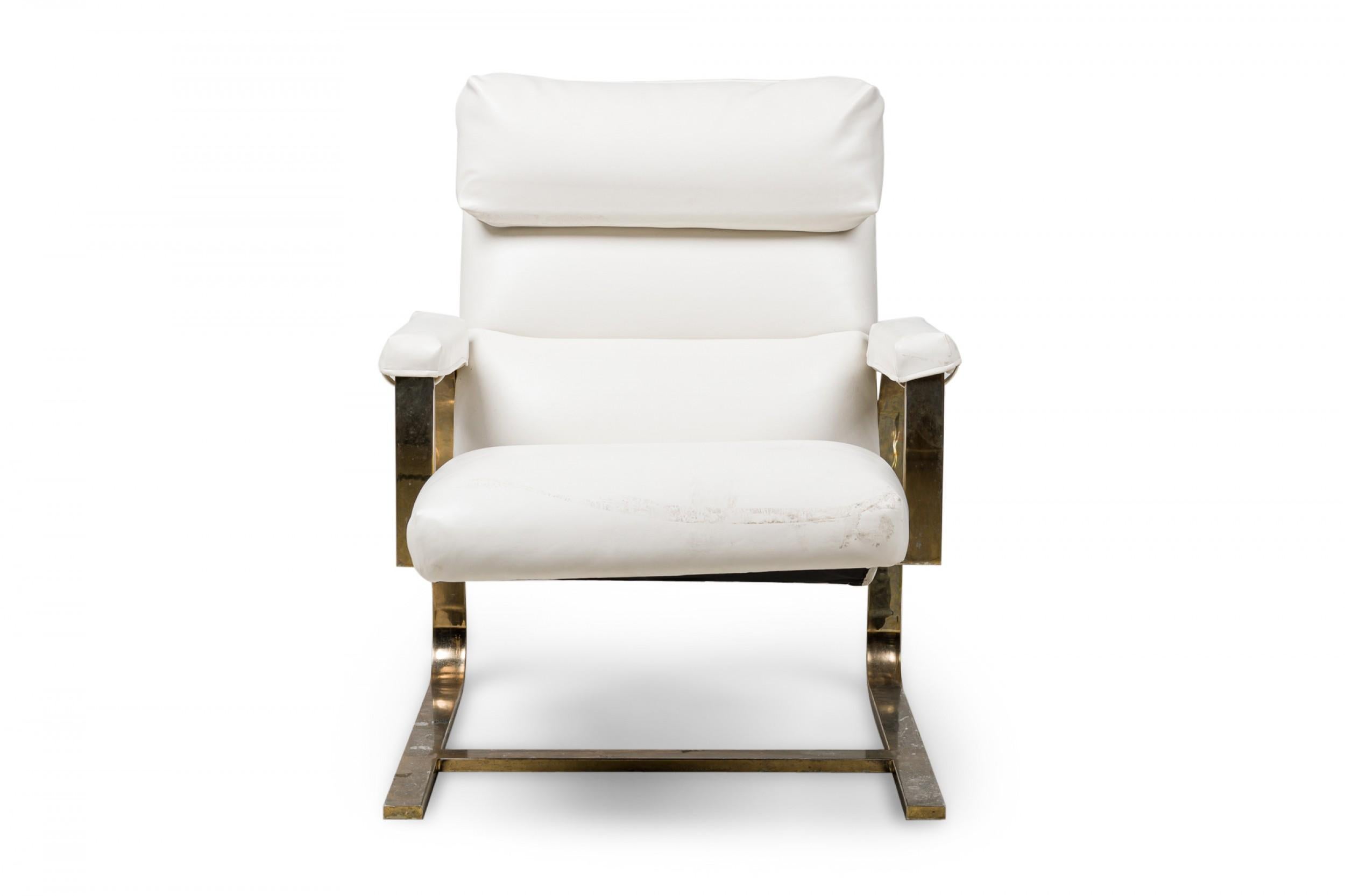 Mid-Century Modern Pair of Attributed Milo Baughman American Brass White Leather Arm Chairs For Sale