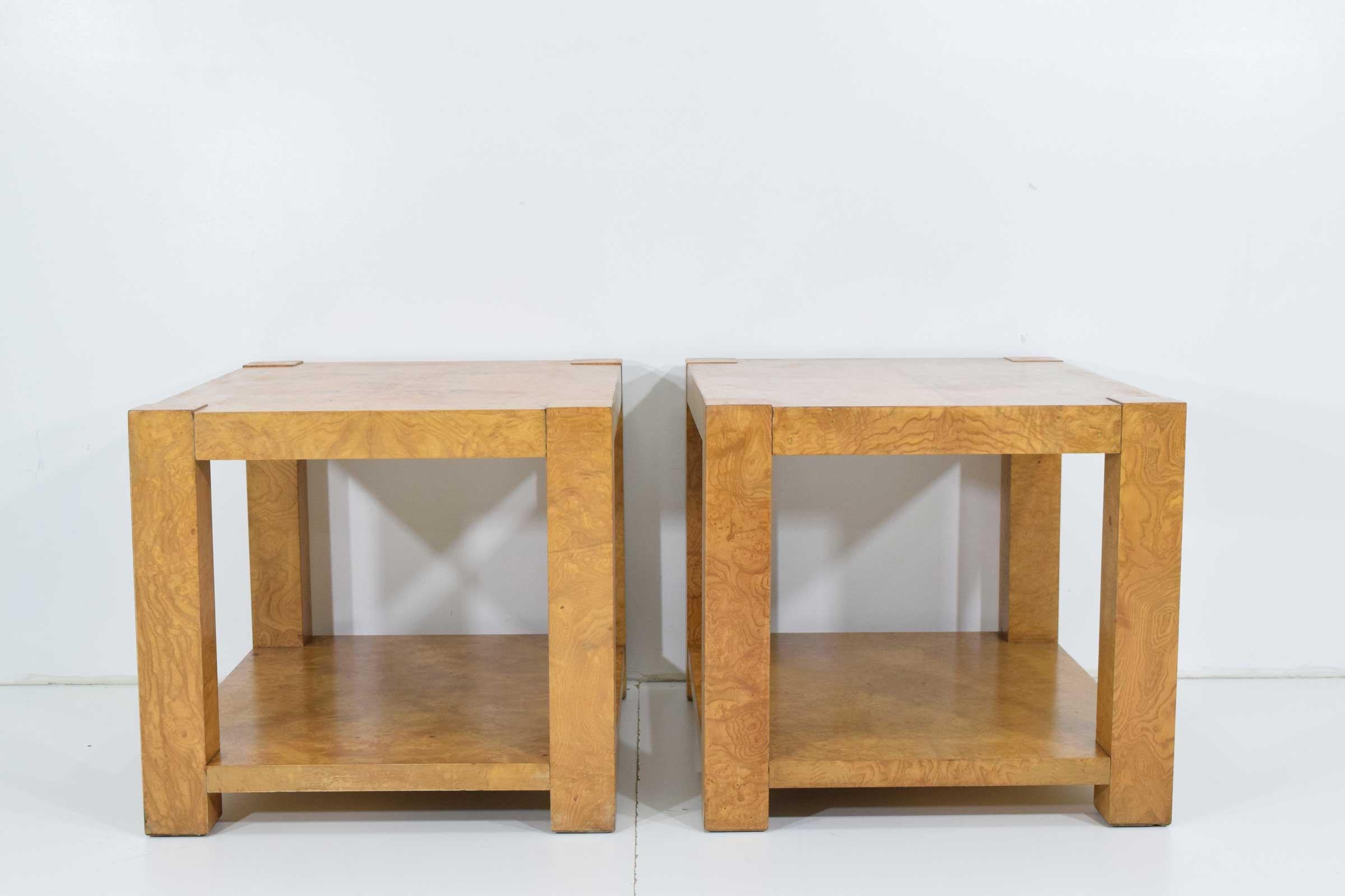 Great looking pair of Lane burl wood end tables or nightstands.