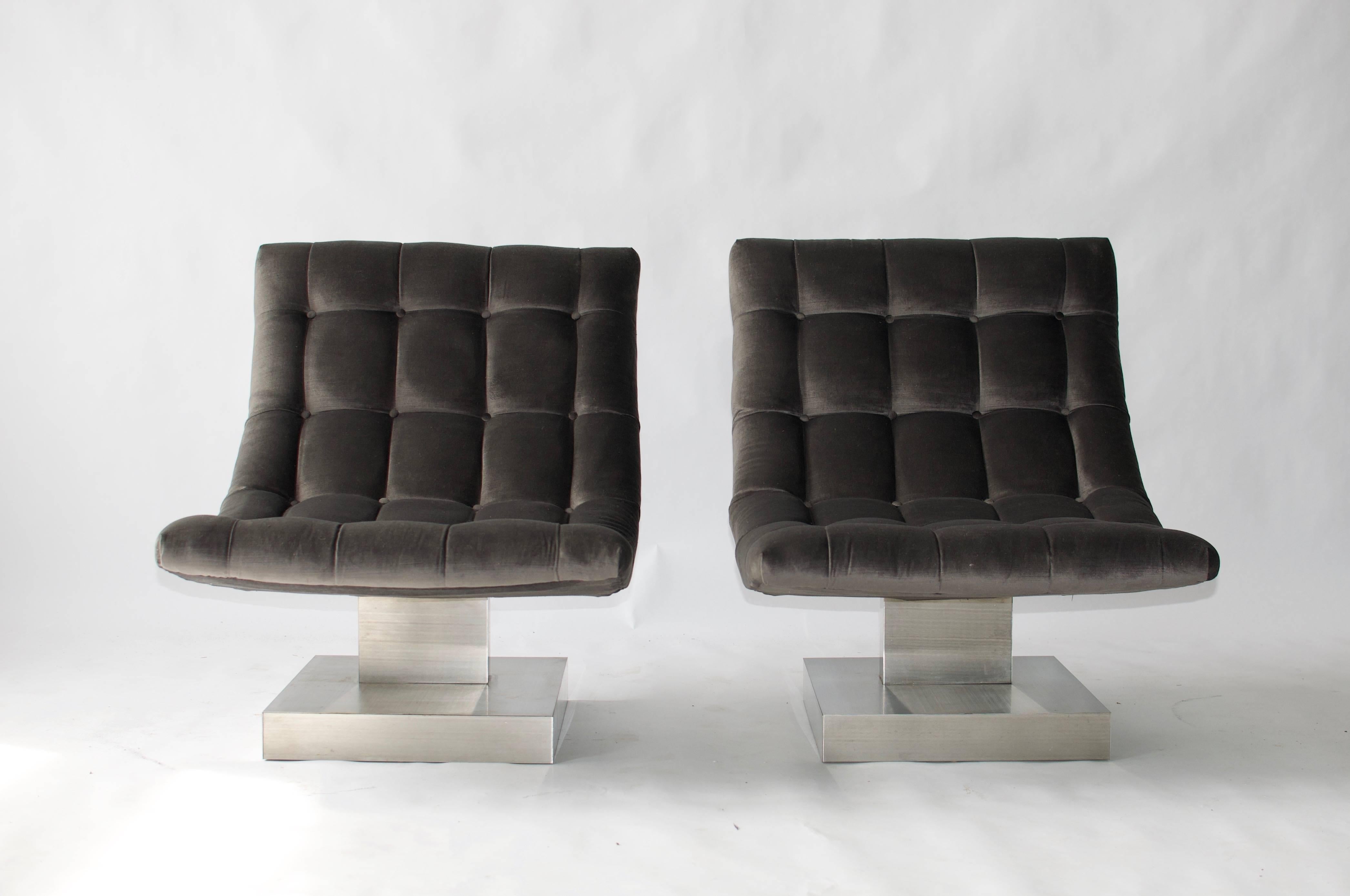 Mid-Century Modern Pair of Milo Baughman Cantilevered Lounge Chairs