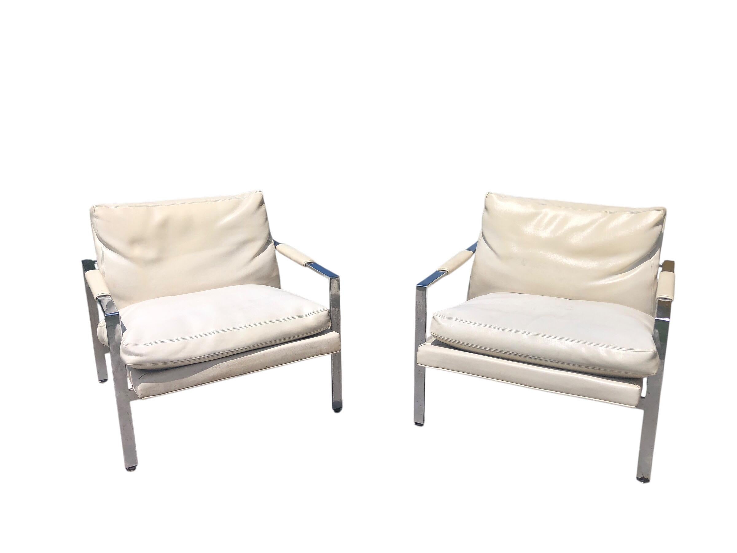 Pareja de sillones Milo Baughman cromados y de vinilo para Thayer Coggin en venta 3