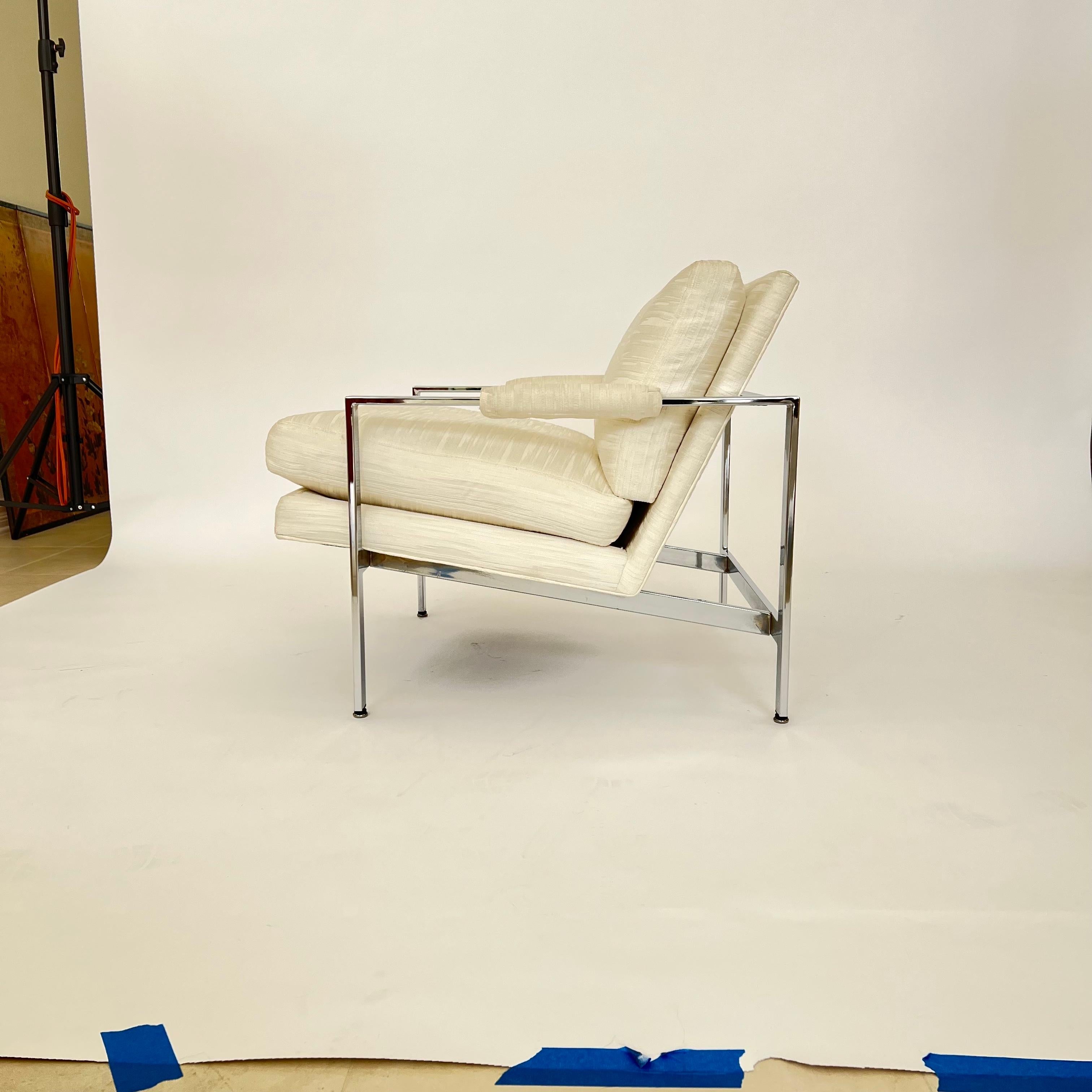 Nord-américain Paire de chaises longues Milo Baughman à cadre chromé en vente