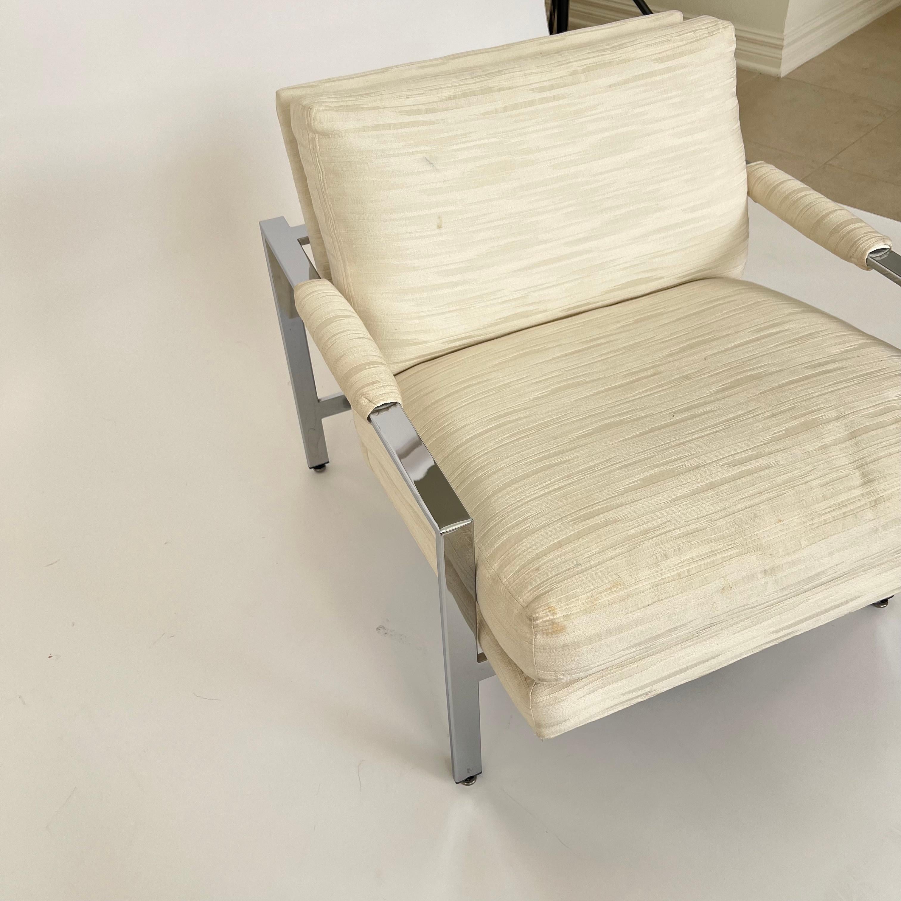 Tissu Paire de chaises longues Milo Baughman à cadre chromé en vente