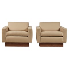 Pair of Club Chairs in the Style of Milo Baughman