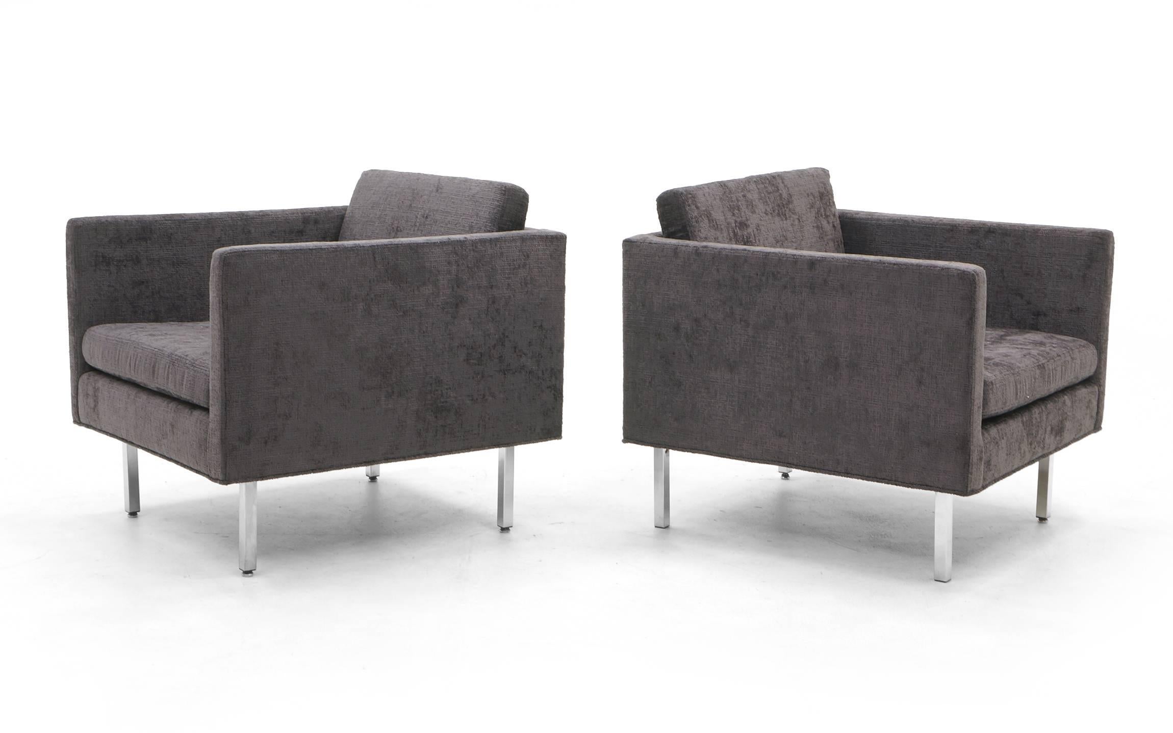 Pair of Milo Baughman cube / square lounge chairs expertly restored and reupholstered in a stunning Robert Allen Chenille, charcoal grey. Beautiful scale with the slightly taller chrome legs.
