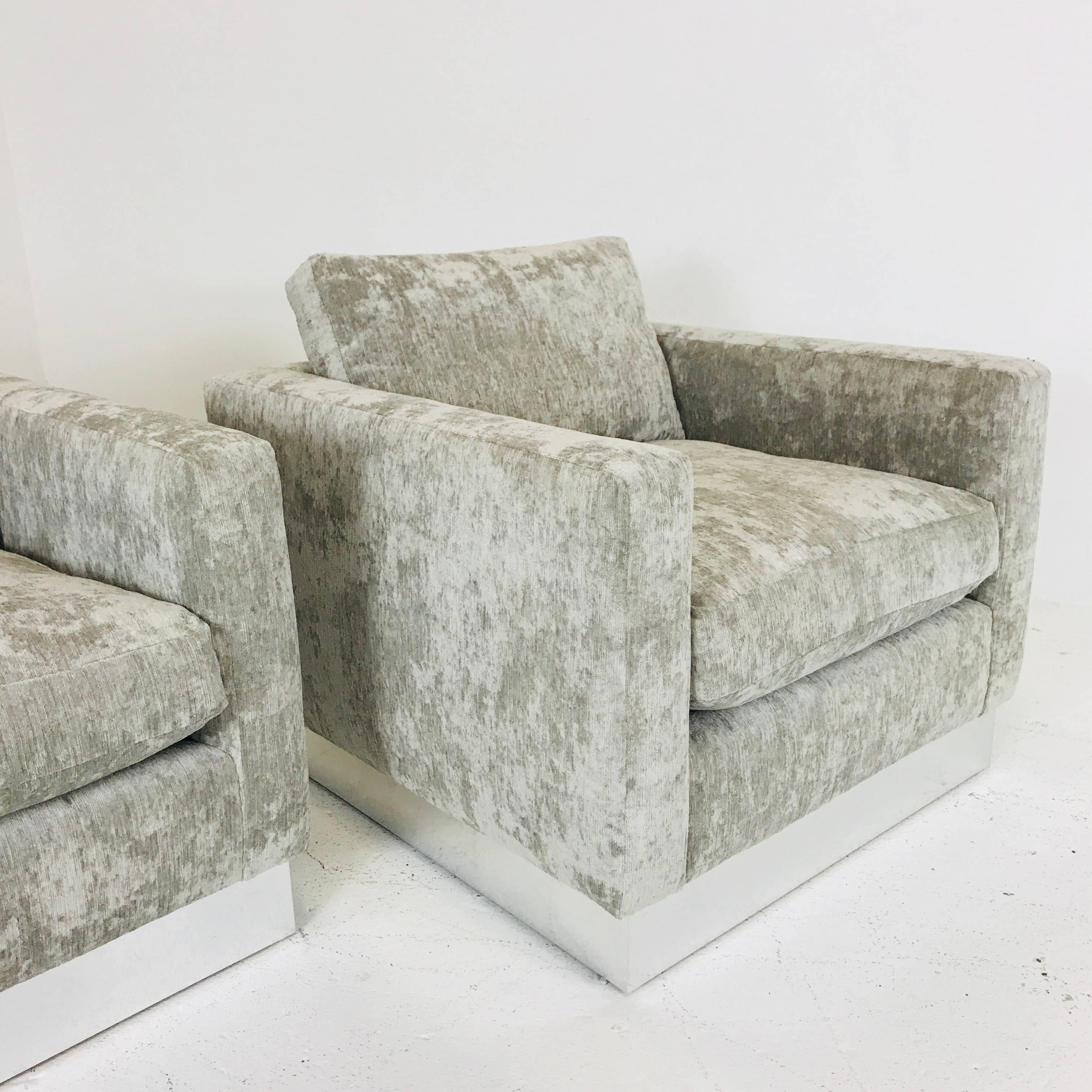 Pair of Milo Baughman Cube Chairs with Plinth Base In Excellent Condition In Dallas, TX