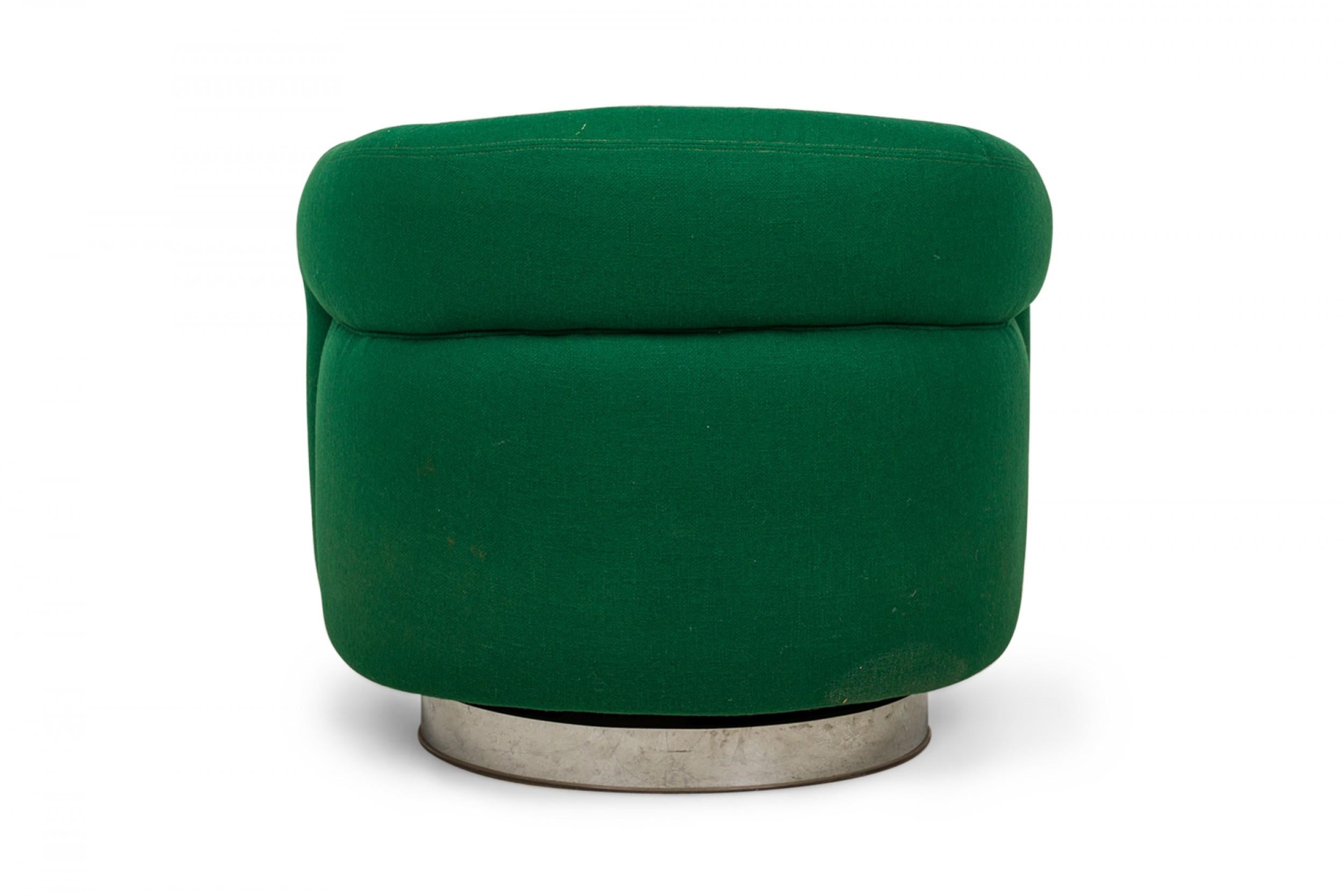 Mid-Century Modern Pair of Milo Baughman Emerald Green Upholstered Swivel / Tilt Tub Armchairs For Sale