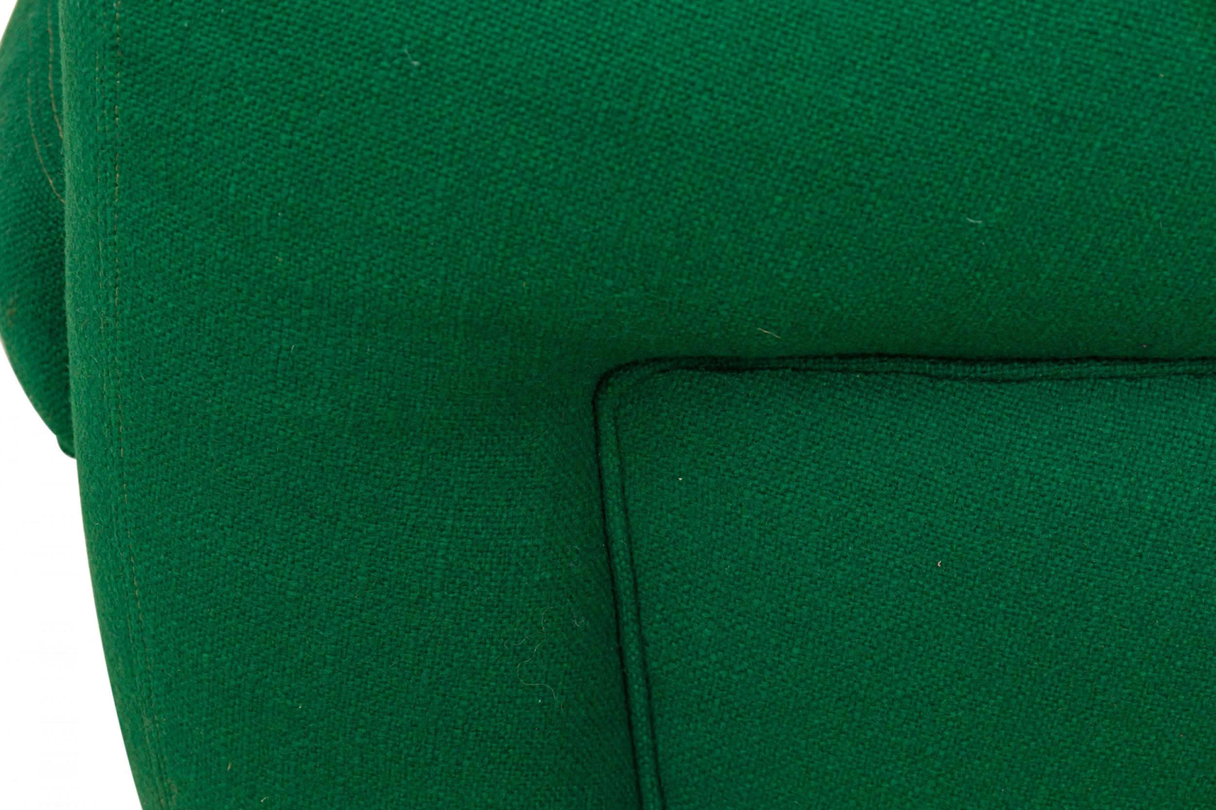 Paire de fauteuils pivotants et inclinables Milo Baughman, vert émeraude, rembourrés en vente 1