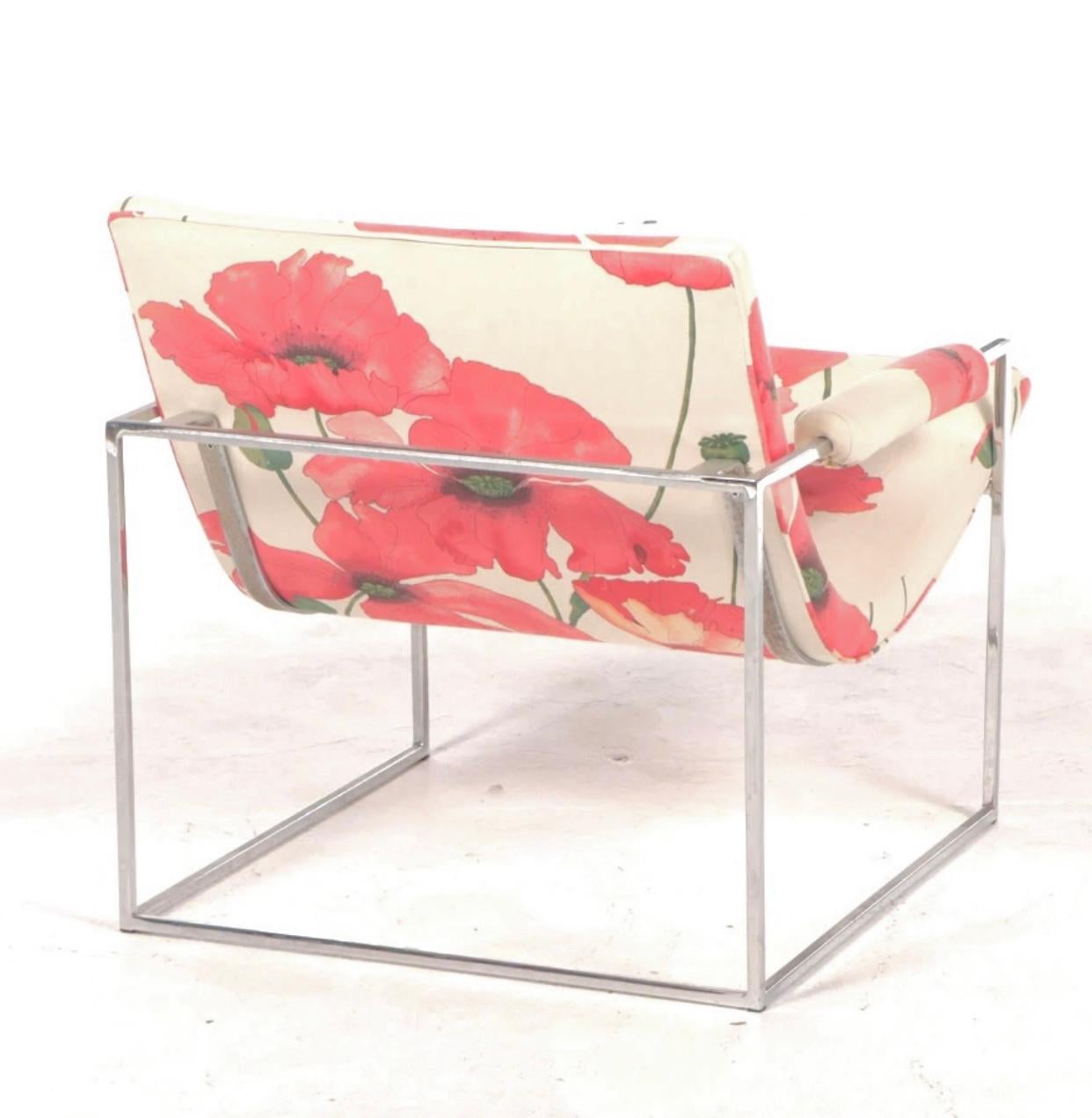 Américain Paire de chaises à cuillères Milo Baughman pour Thayer Coggin à imprimé floral audacieux et chromé en vente