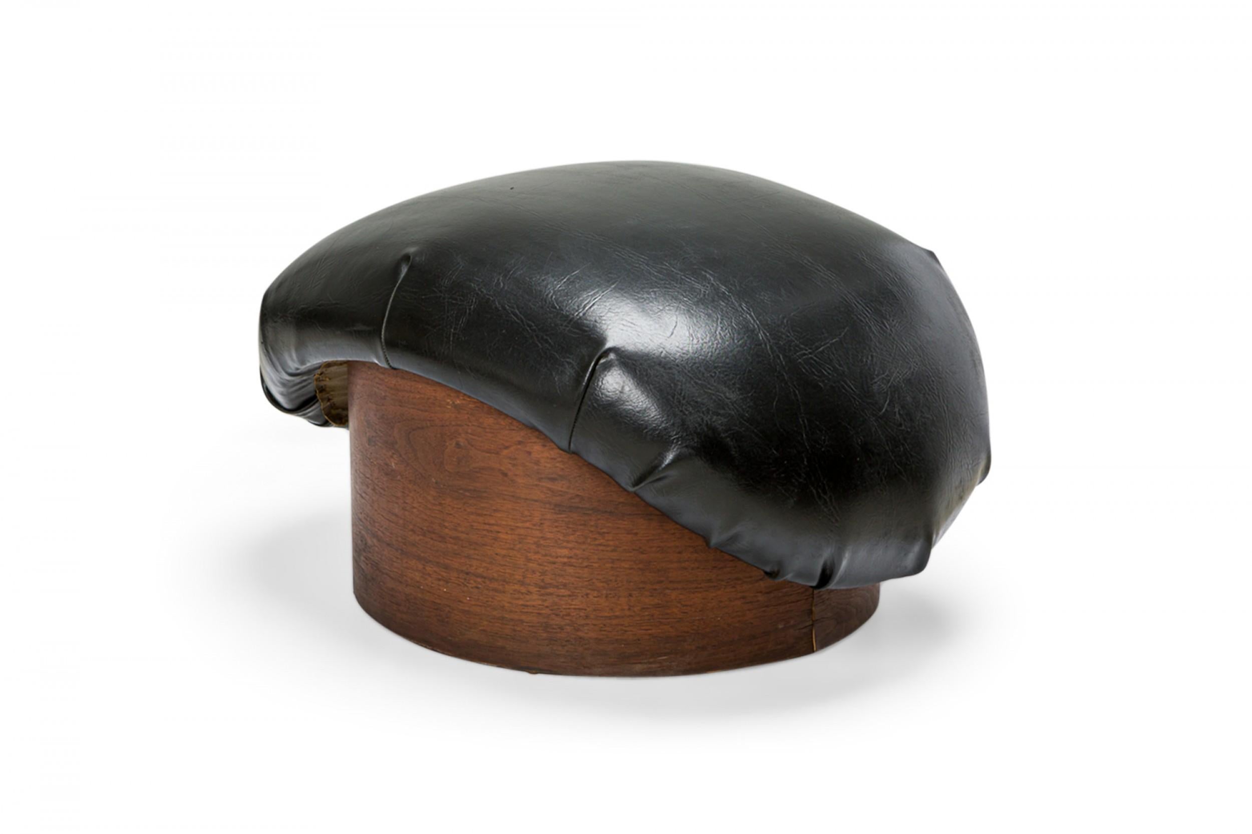 Mid-Century Modern Pair of Milo Baughman for Thayer Coggin Curved Black Leather and Wood Ottomans For Sale