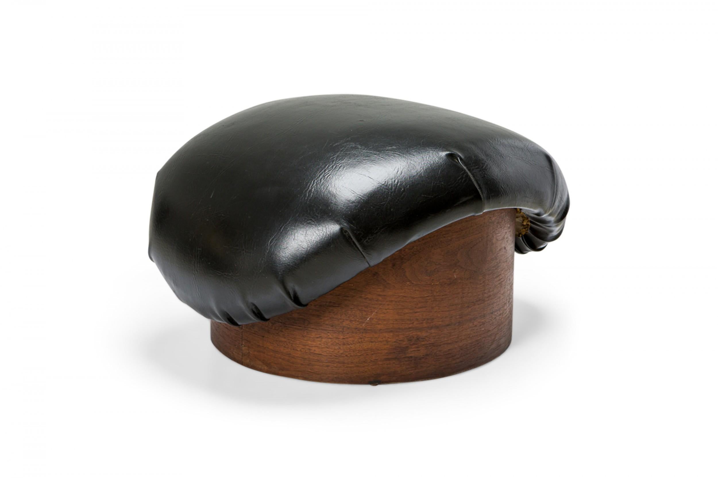 Pair of Milo Baughman for Thayer Coggin Curved Black Leather and Wood Ottomans In Good Condition For Sale In New York, NY