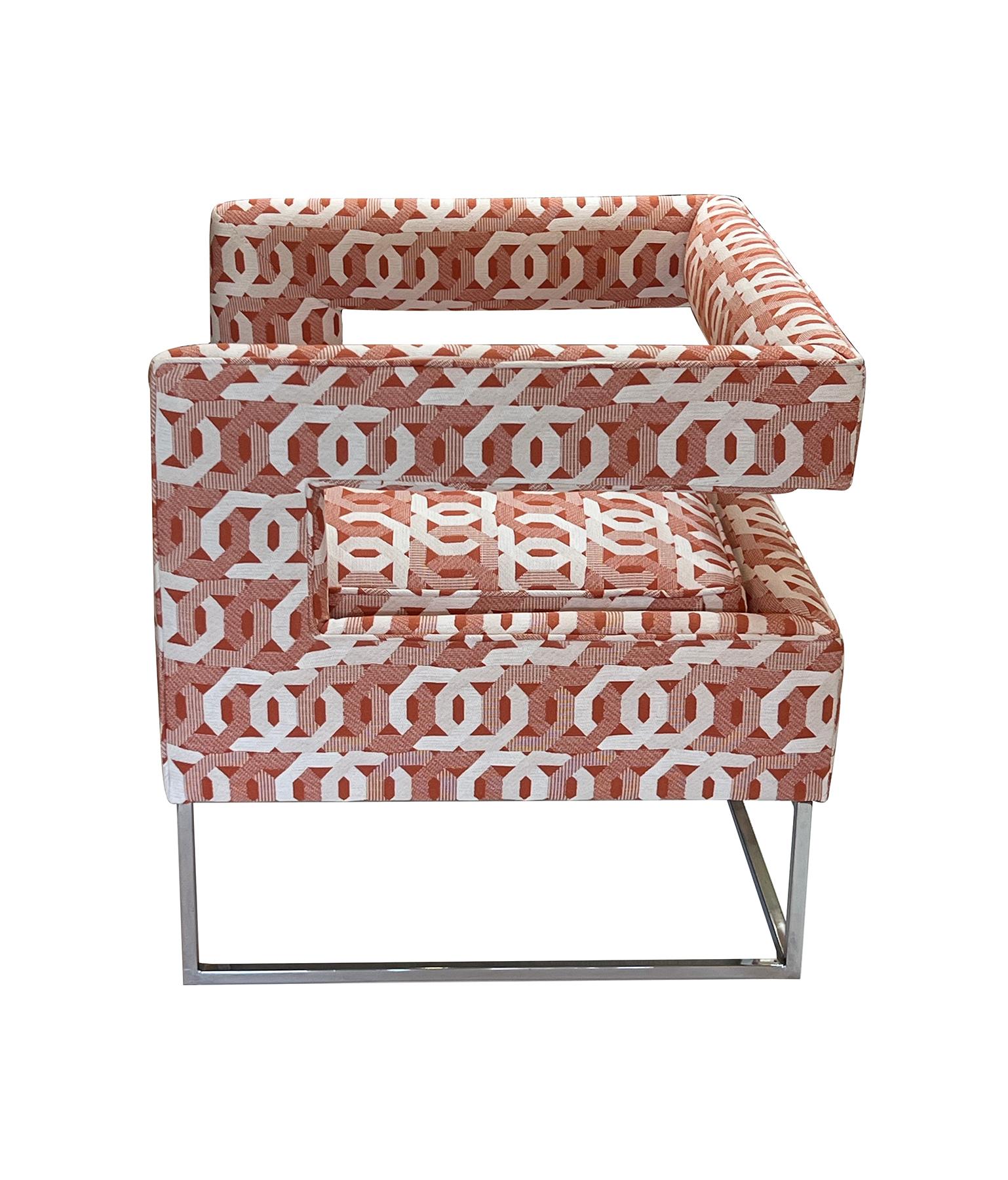 Fait à la machine Paire de chaises élégantes à dossier ouvert et découpes de Milo Baughman pour Thayer Coggin en vente