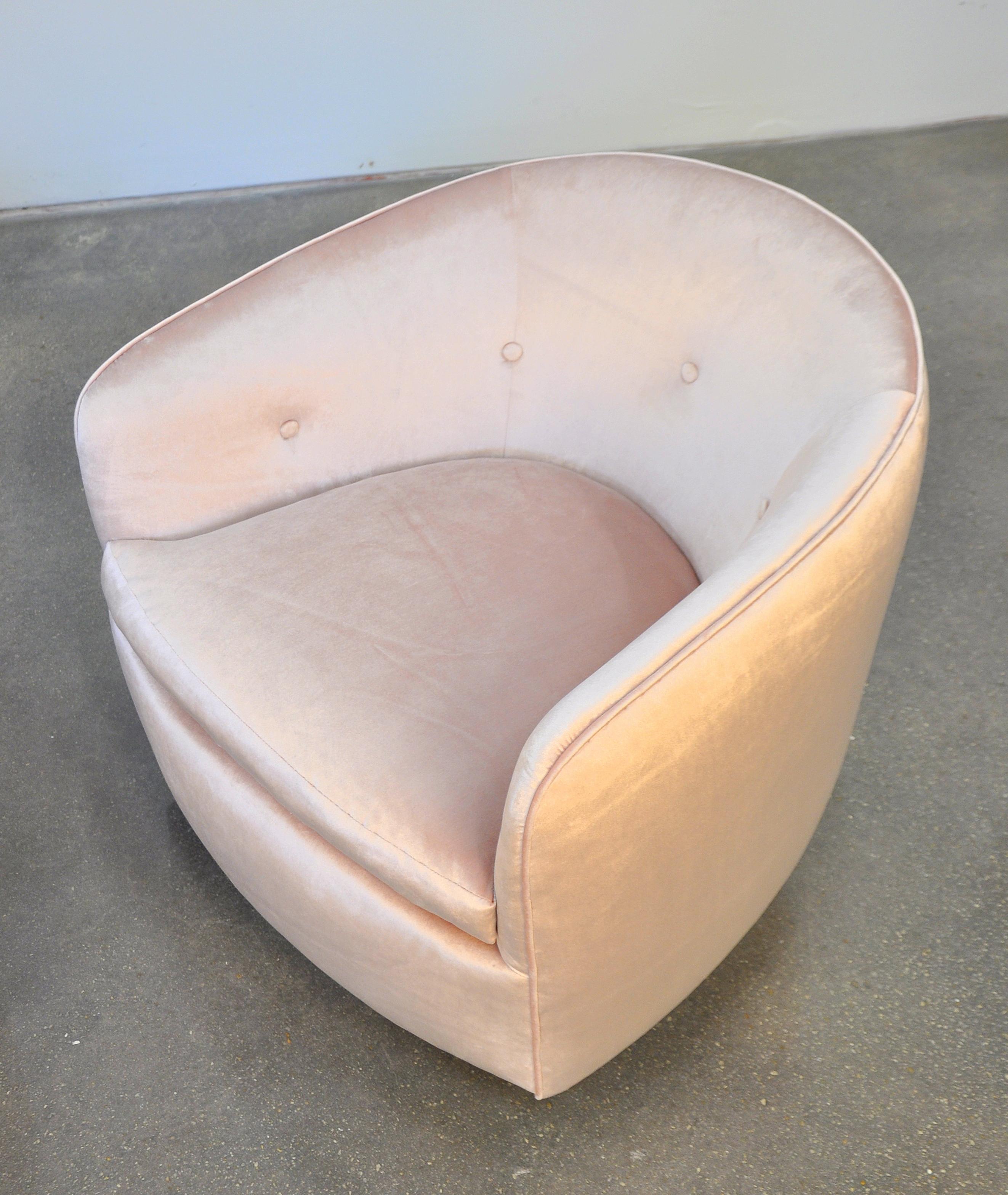 Mid-Century Modern Pair of Milo Baughman for Thayer Coggin Pink Velvet Swivel Lounge Chairs