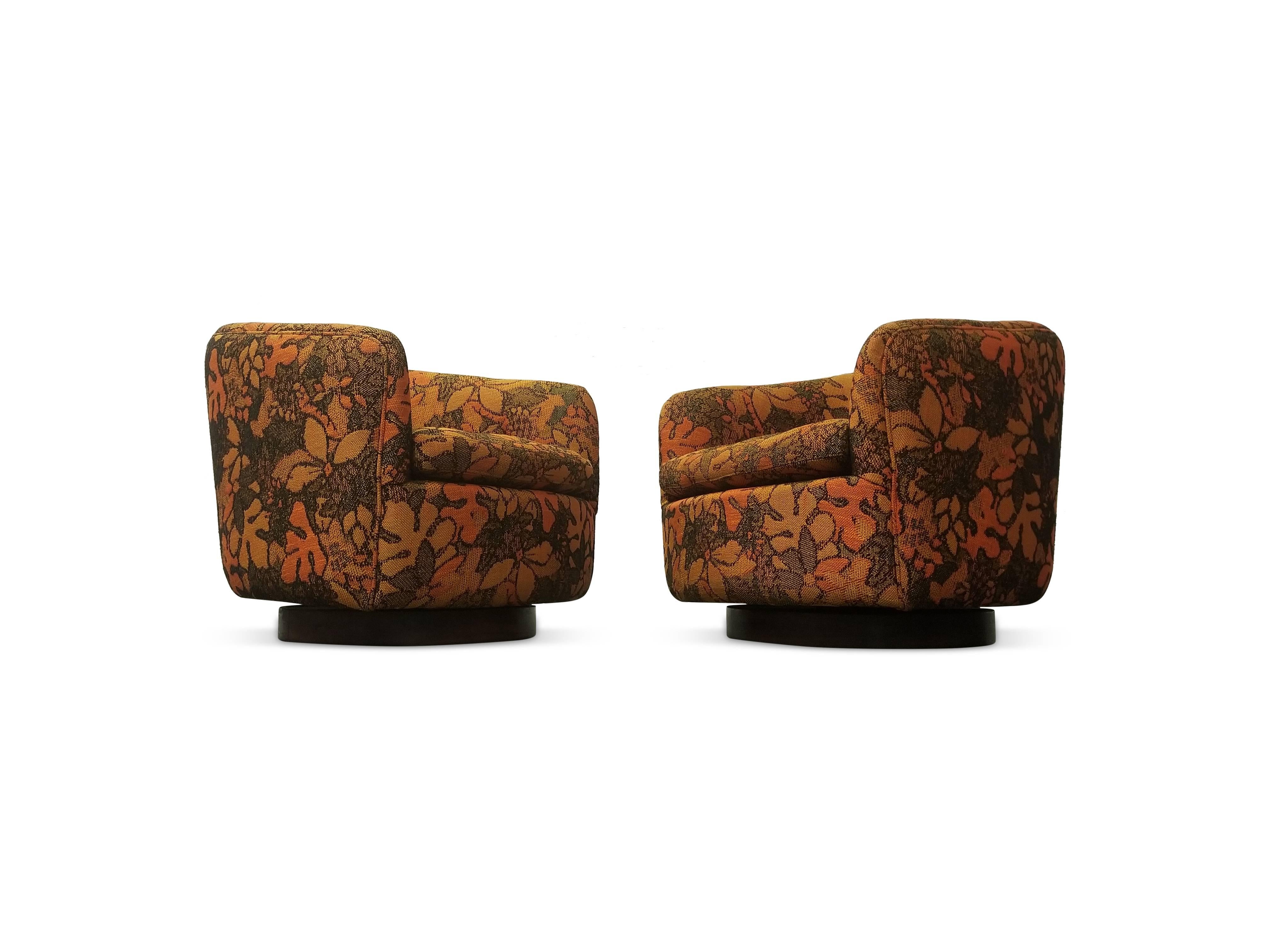 Mid-Century Modern Pair of Milo Baughman for Thayer Coggin Swivel and Tilt Lounge Chairs